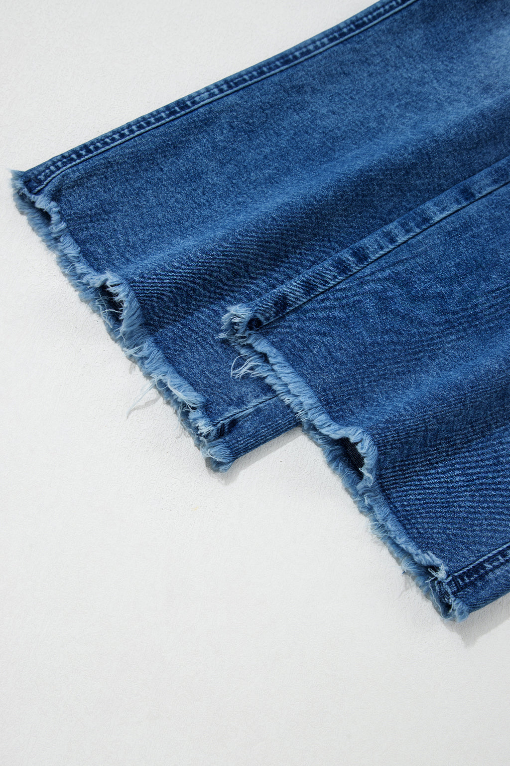 Frayed Cropped Straight Jeans