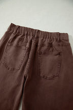 Square patch pocket ankle-length barrel jeans from Dear-Lover with classic denim look and stylish patch pockets on the sides.