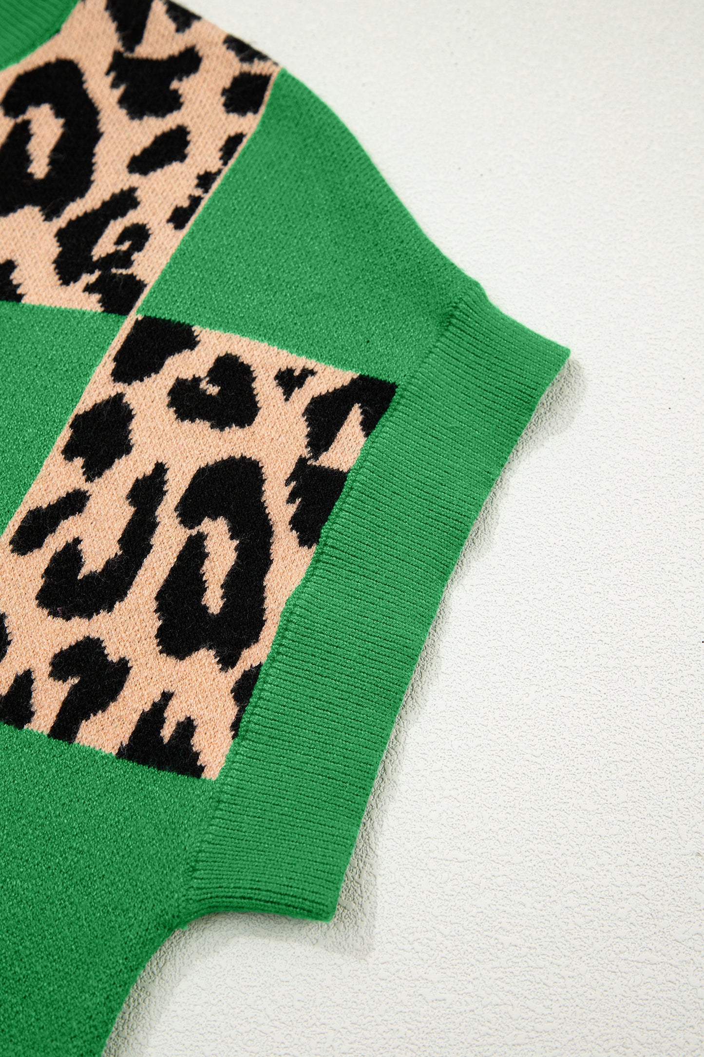 Green Leopard Checkerboard Short Sleeve Knit Sweater