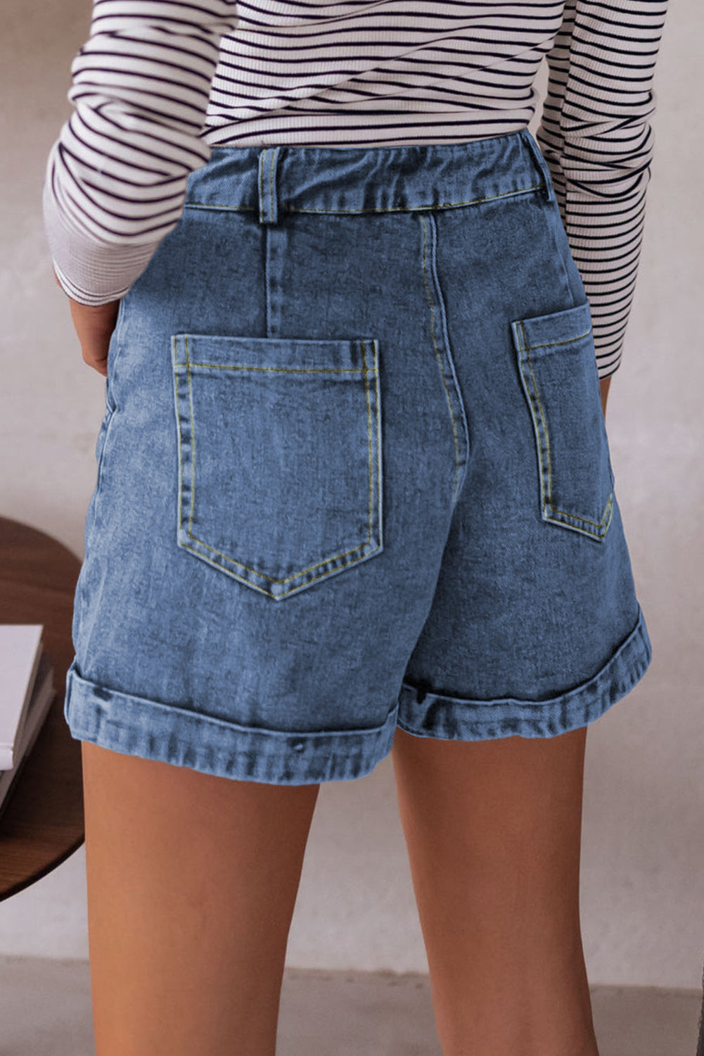 Ivy Seam Detail Pocketed Cuffed Hem Denim Shorts