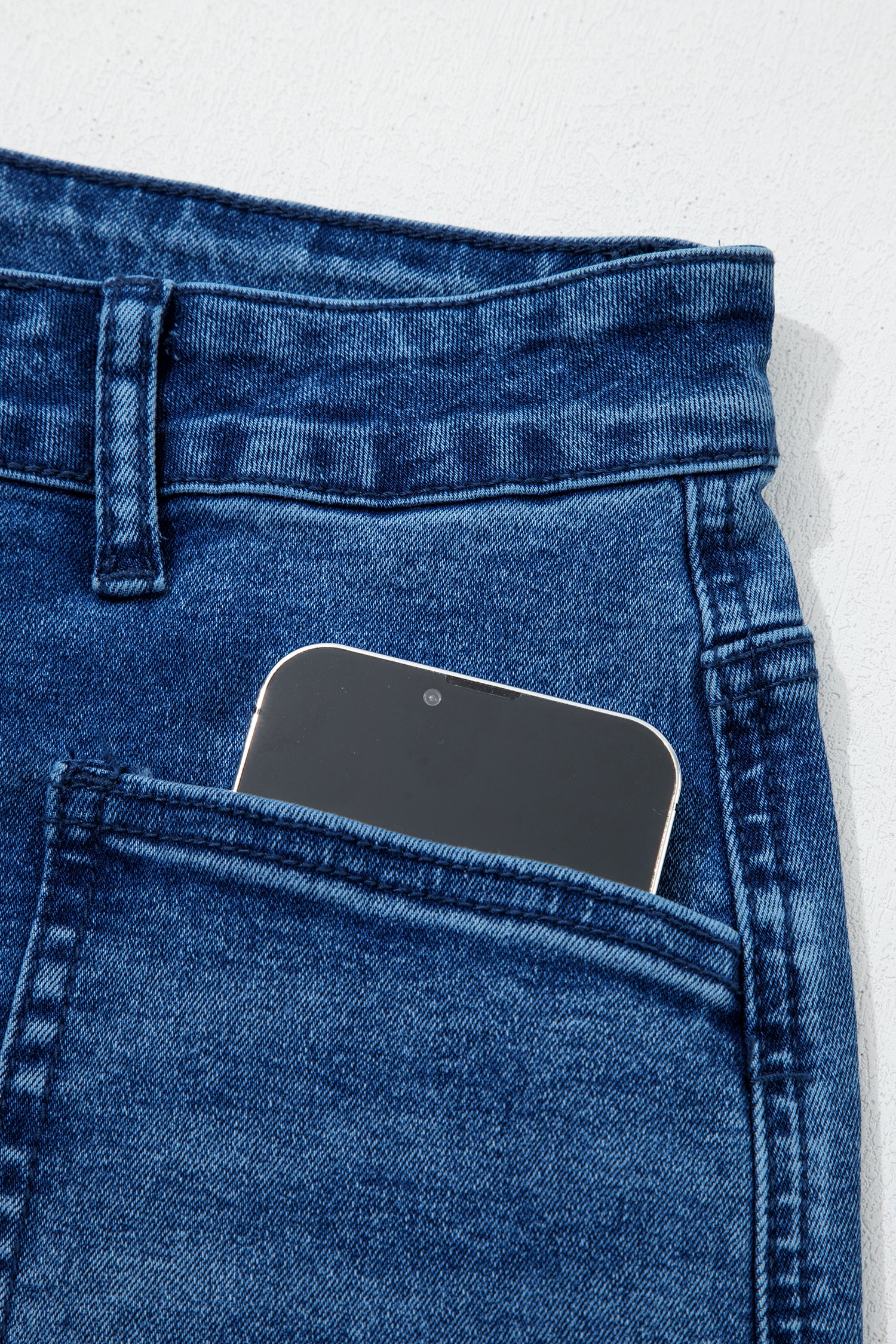 Frayed Cropped Straight Jeans