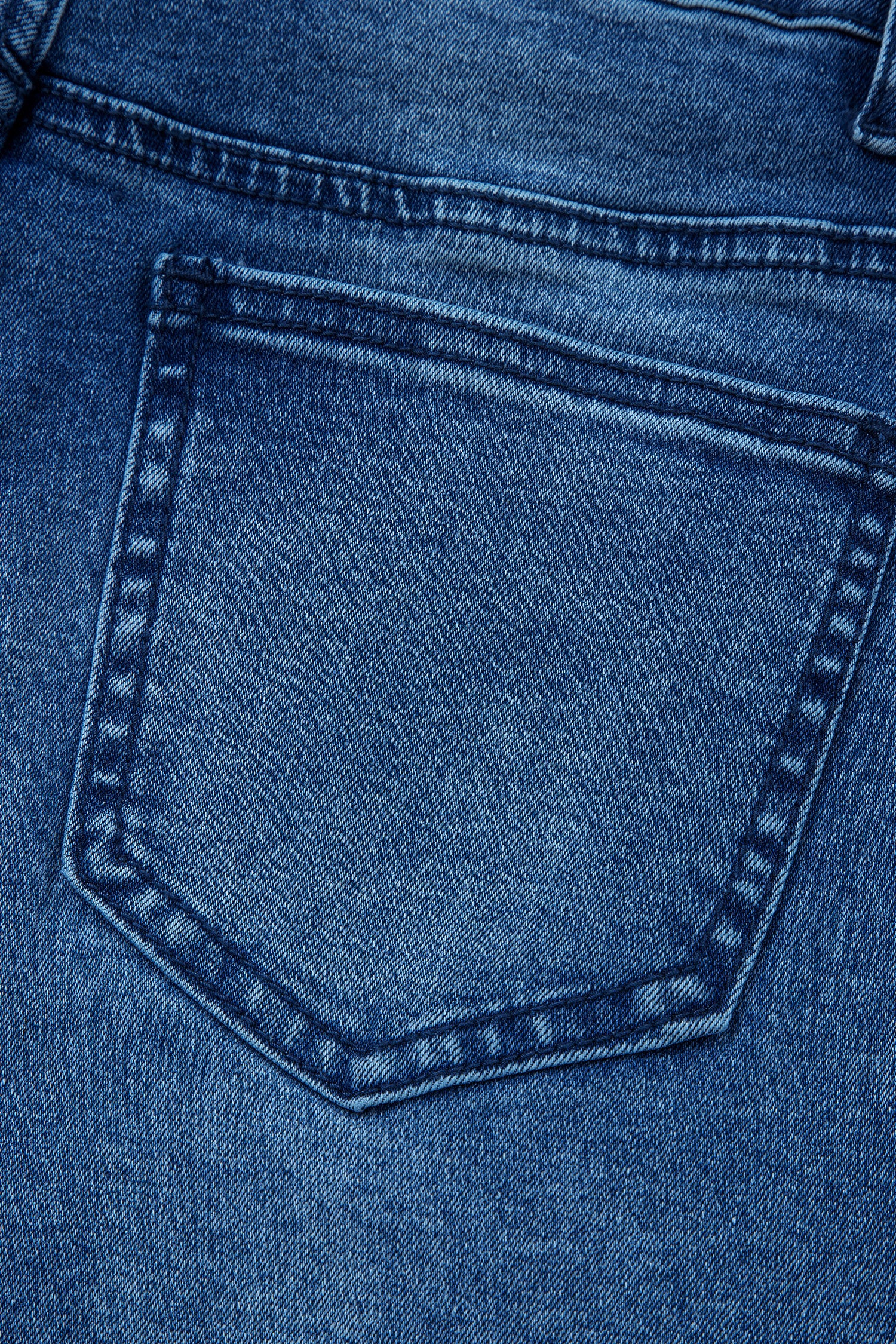 Frayed Cropped Straight Jeans