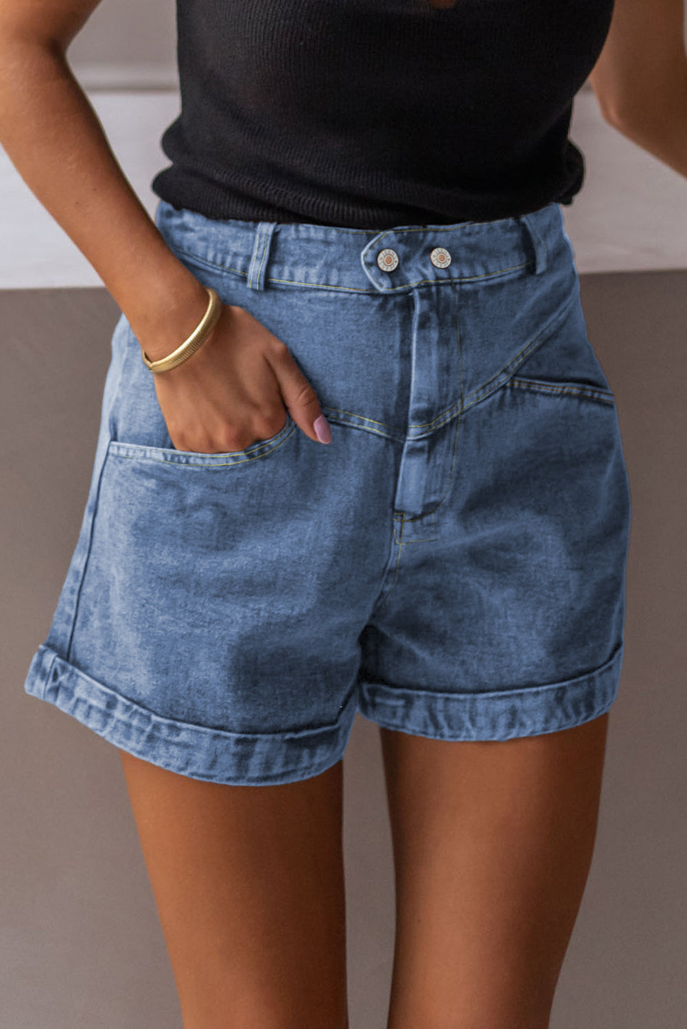 Ivy Seam Detail Pocketed Cuffed Hem Denim Shorts