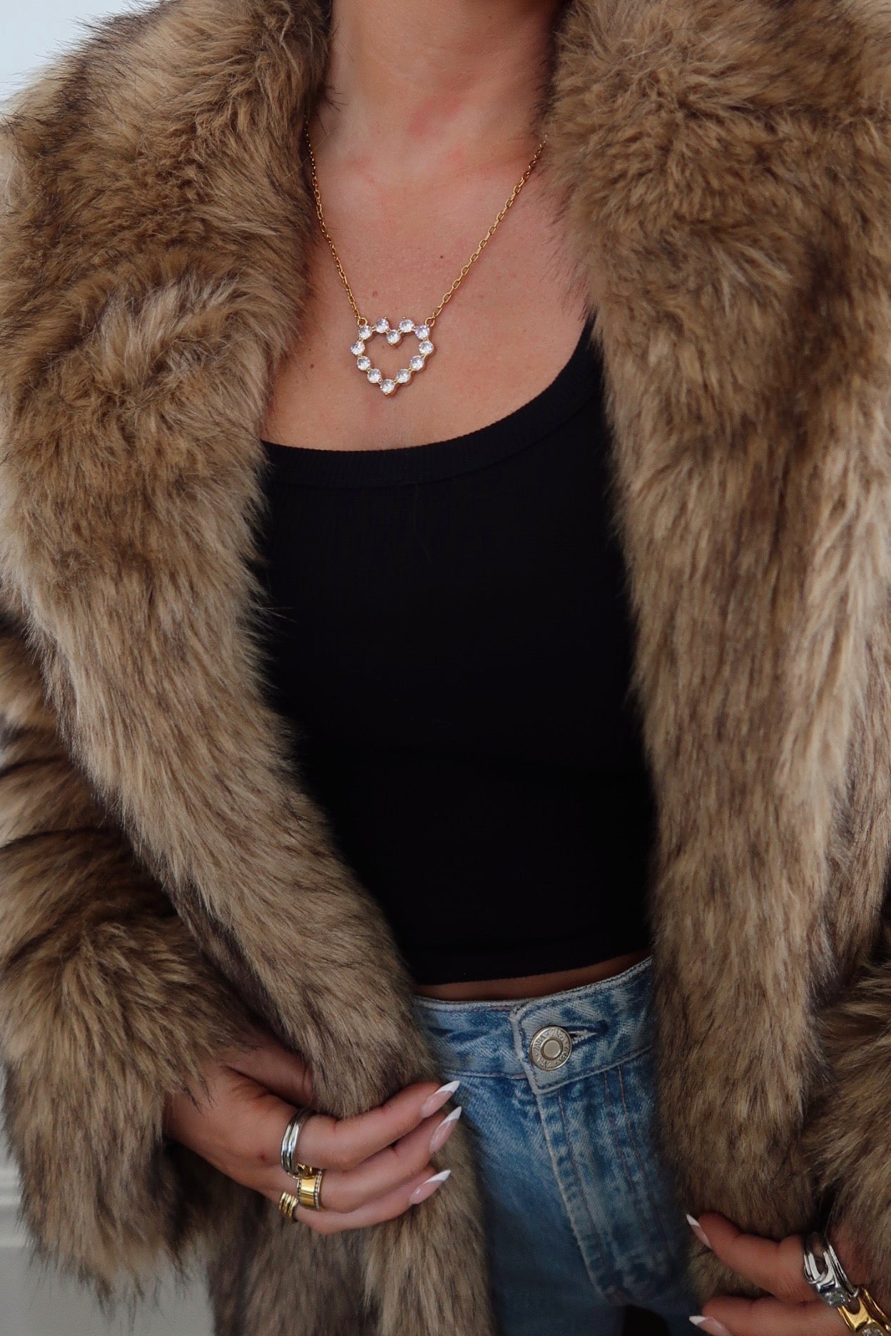 LARGE DIAMOND HEART NECKLACE ￼