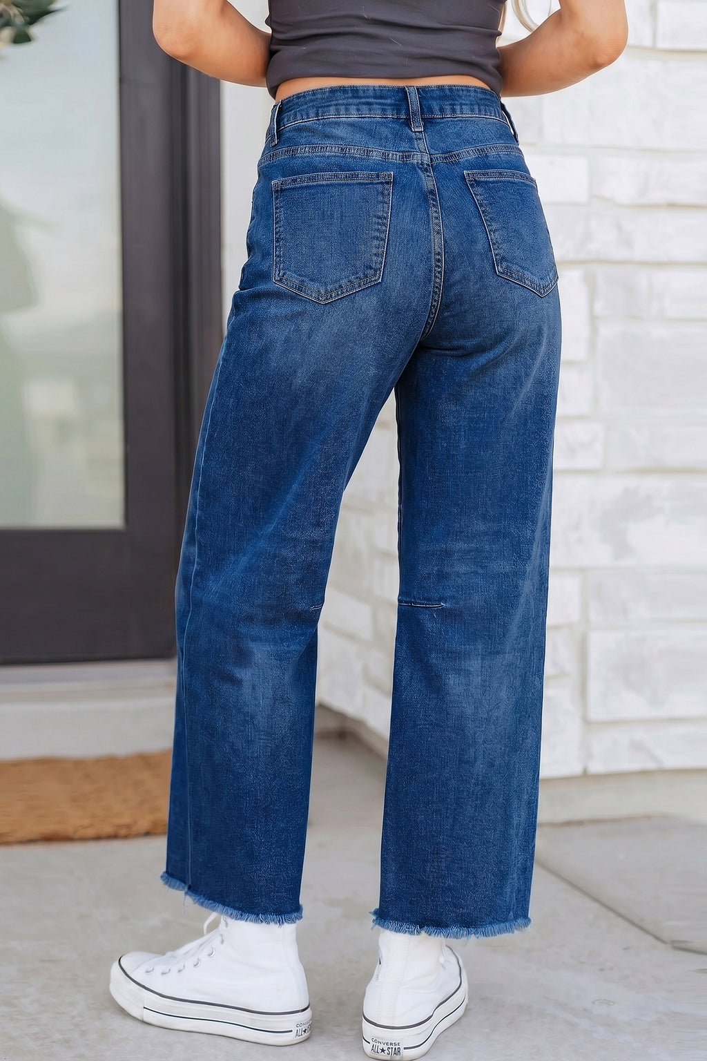 Frayed Cropped Straight Jeans