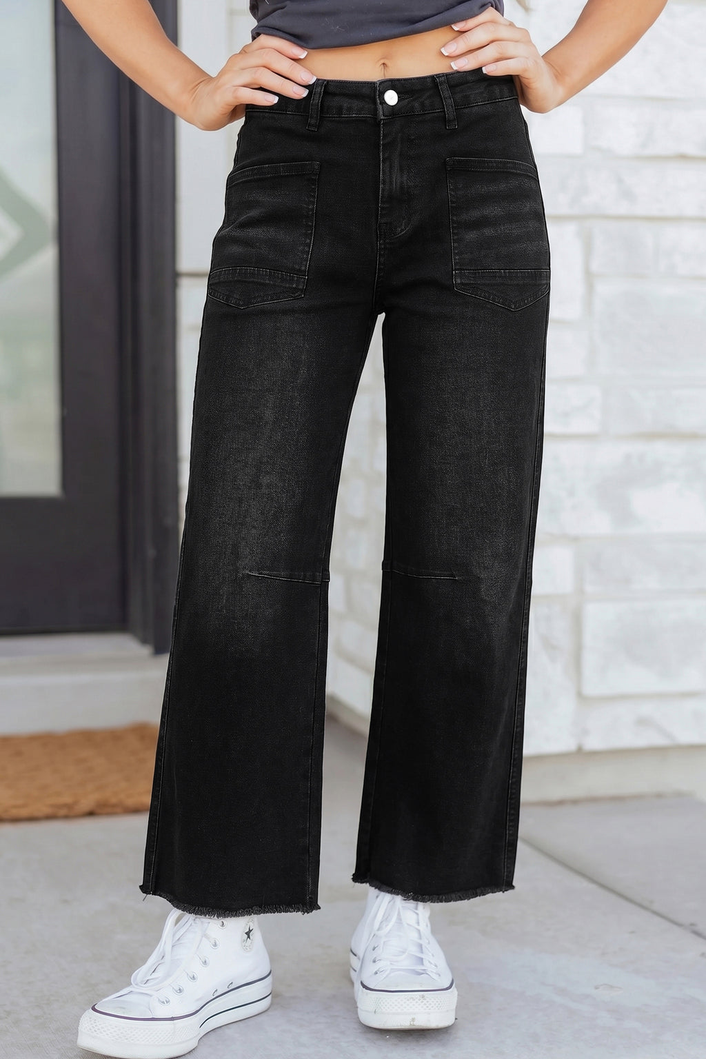Frayed Cropped Straight Jeans
