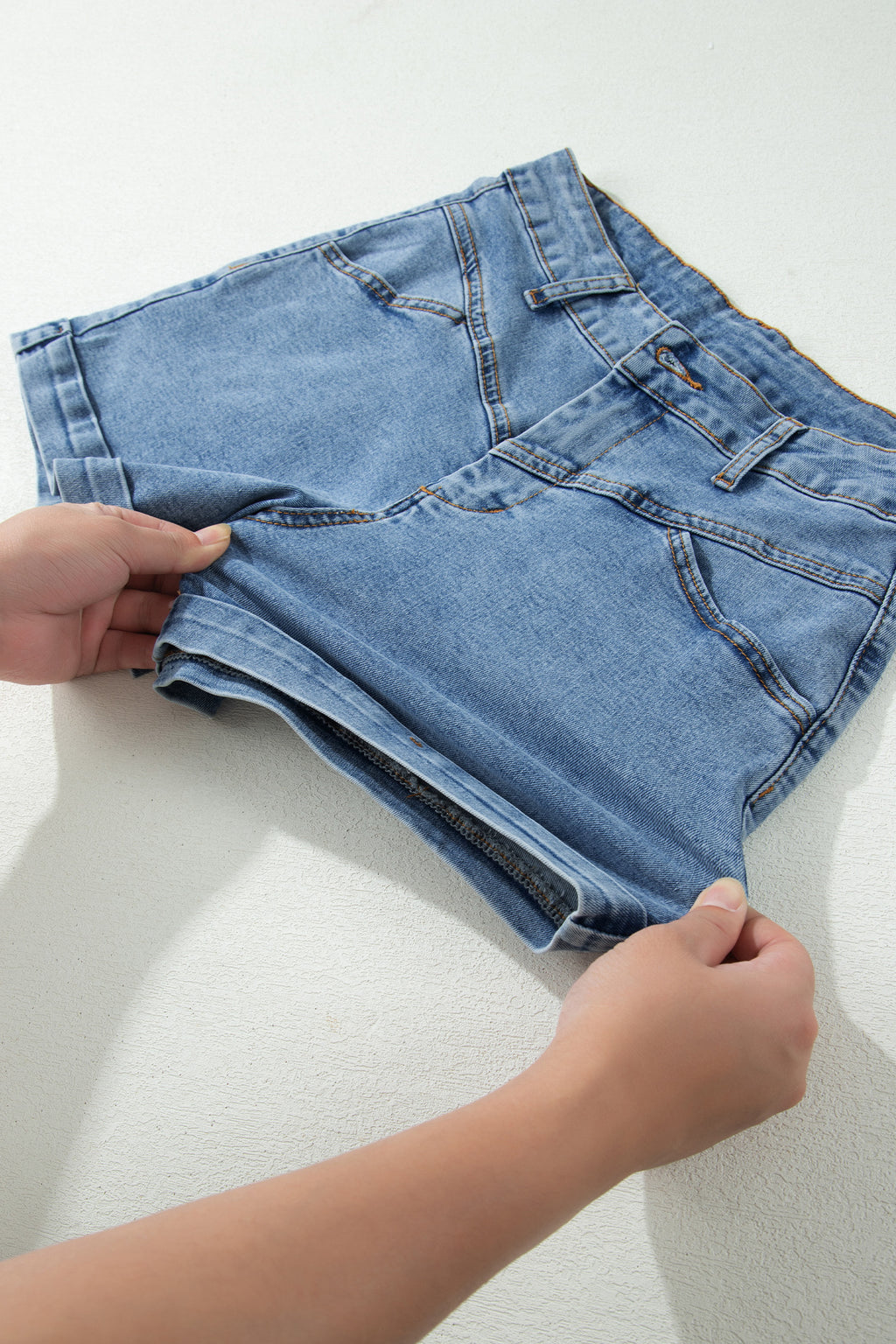 Ivy Seam Detail Pocketed Cuffed Hem Denim Shorts