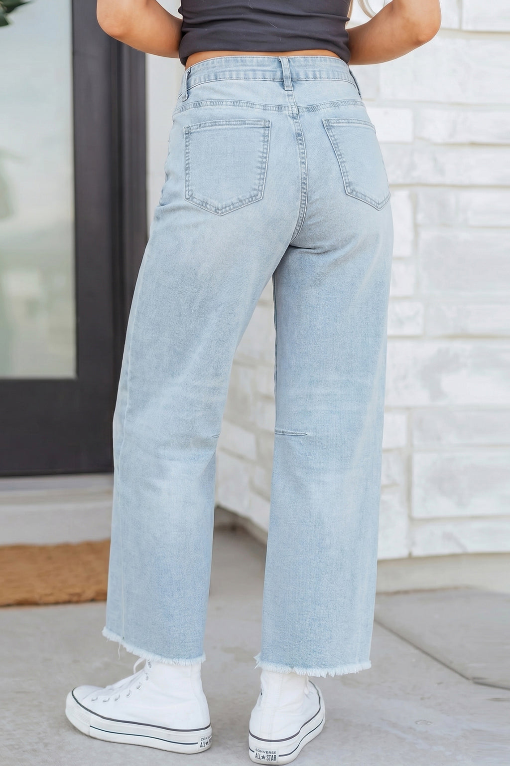 Frayed Cropped Straight Jeans