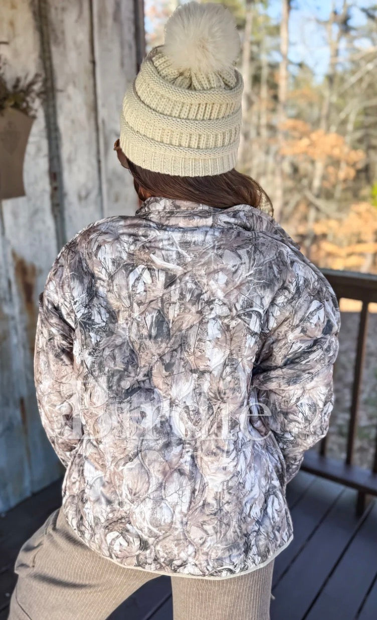 Cozy Cloud Jacket in dark camo