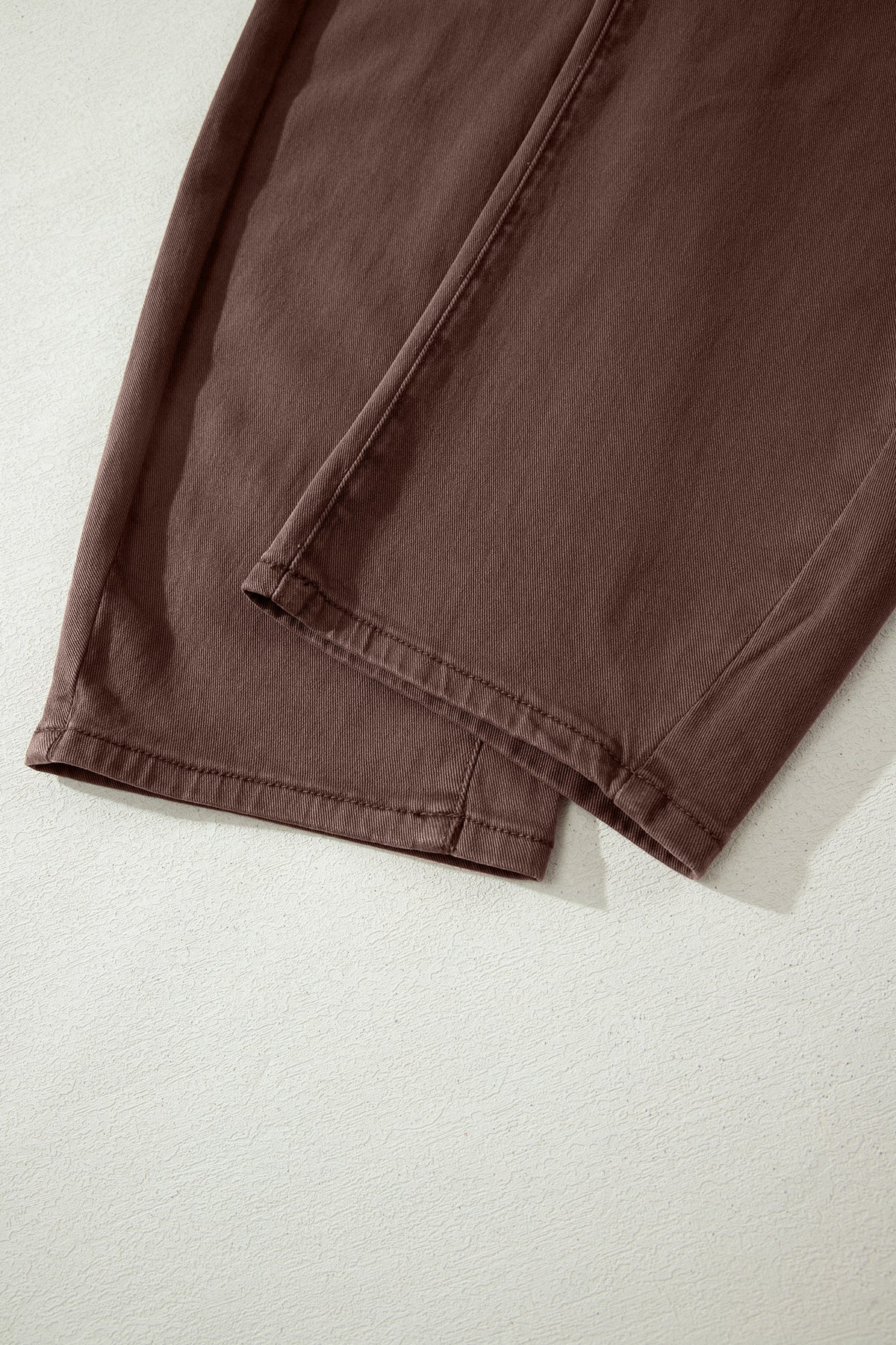 Square patch pocket ankle-length barrel jeans from Dear-Lover featuring a stylish fit and classic denim look.