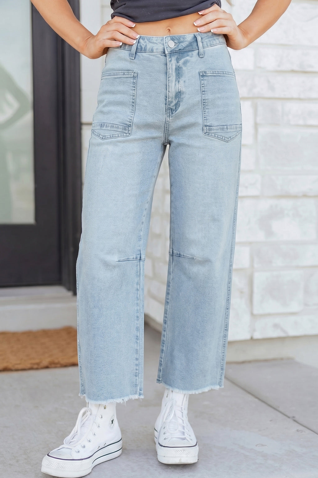 Frayed Cropped Straight Jeans