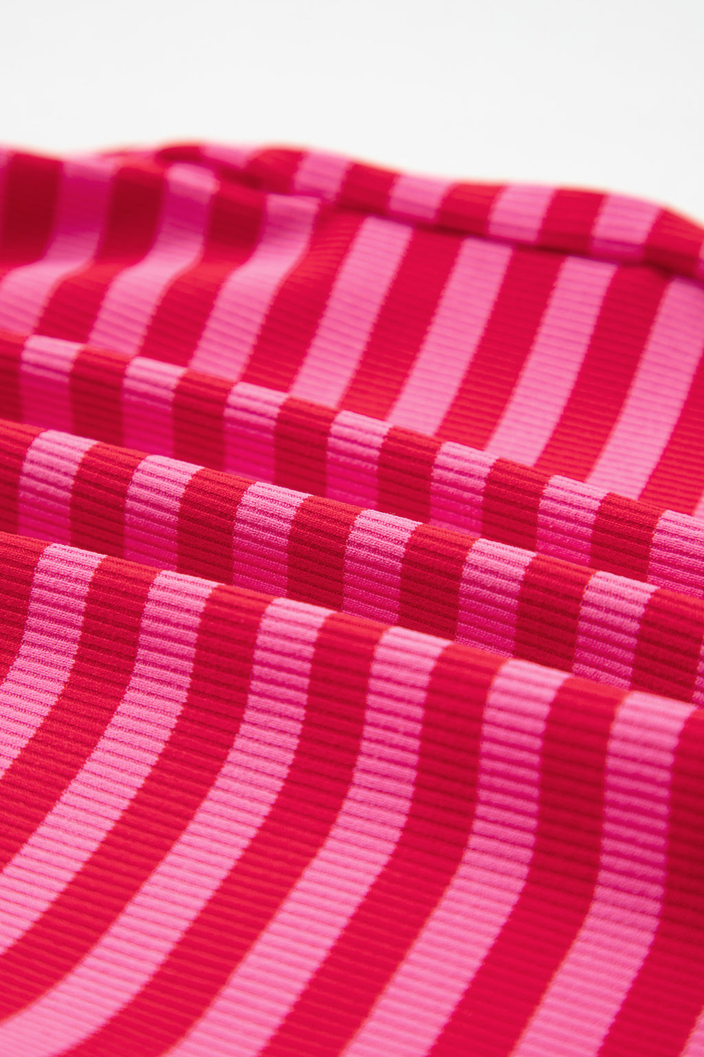 Rose stripe casual ribbed shorts with contrast elastic waist from Dear-Lover Dropshipping, made of polyester and elastane.