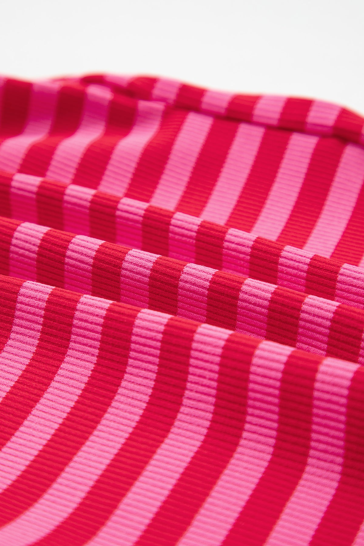 Rose stripe casual ribbed shorts with contrast elastic waist from Dear-Lover Dropshipping, made of polyester and elastane.