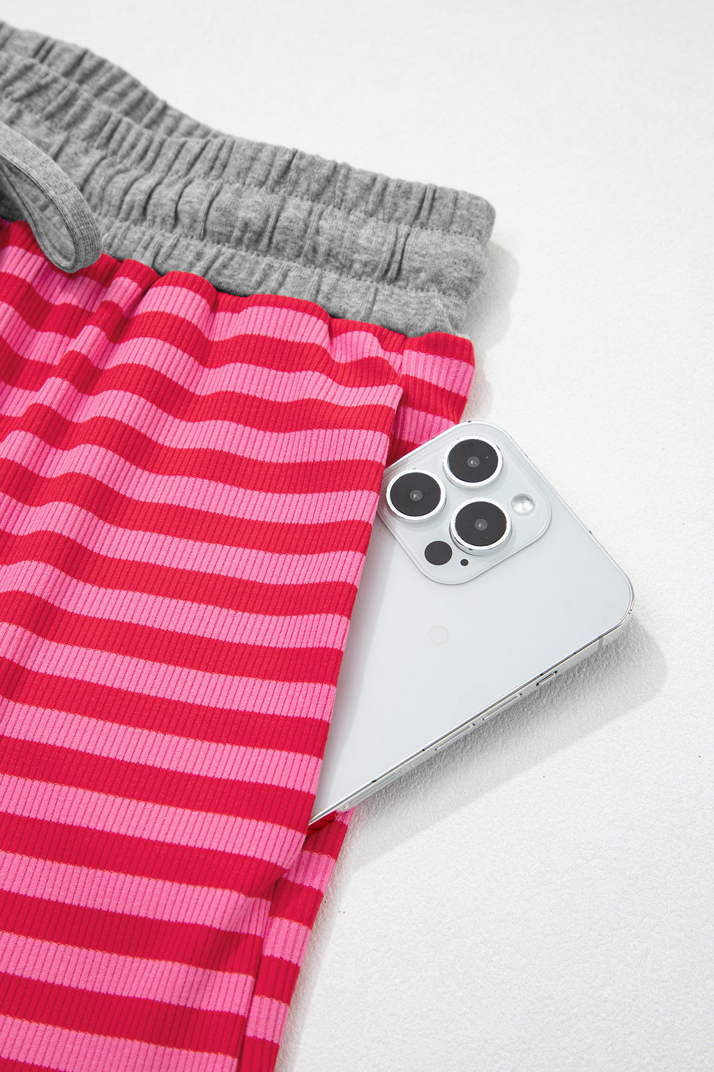 Dear-Lover Rose Stripe Contrast Elastic Waist Casual Ribbed Shorts, lightweight polyester and elastane, with a stylish rose stripe pattern.