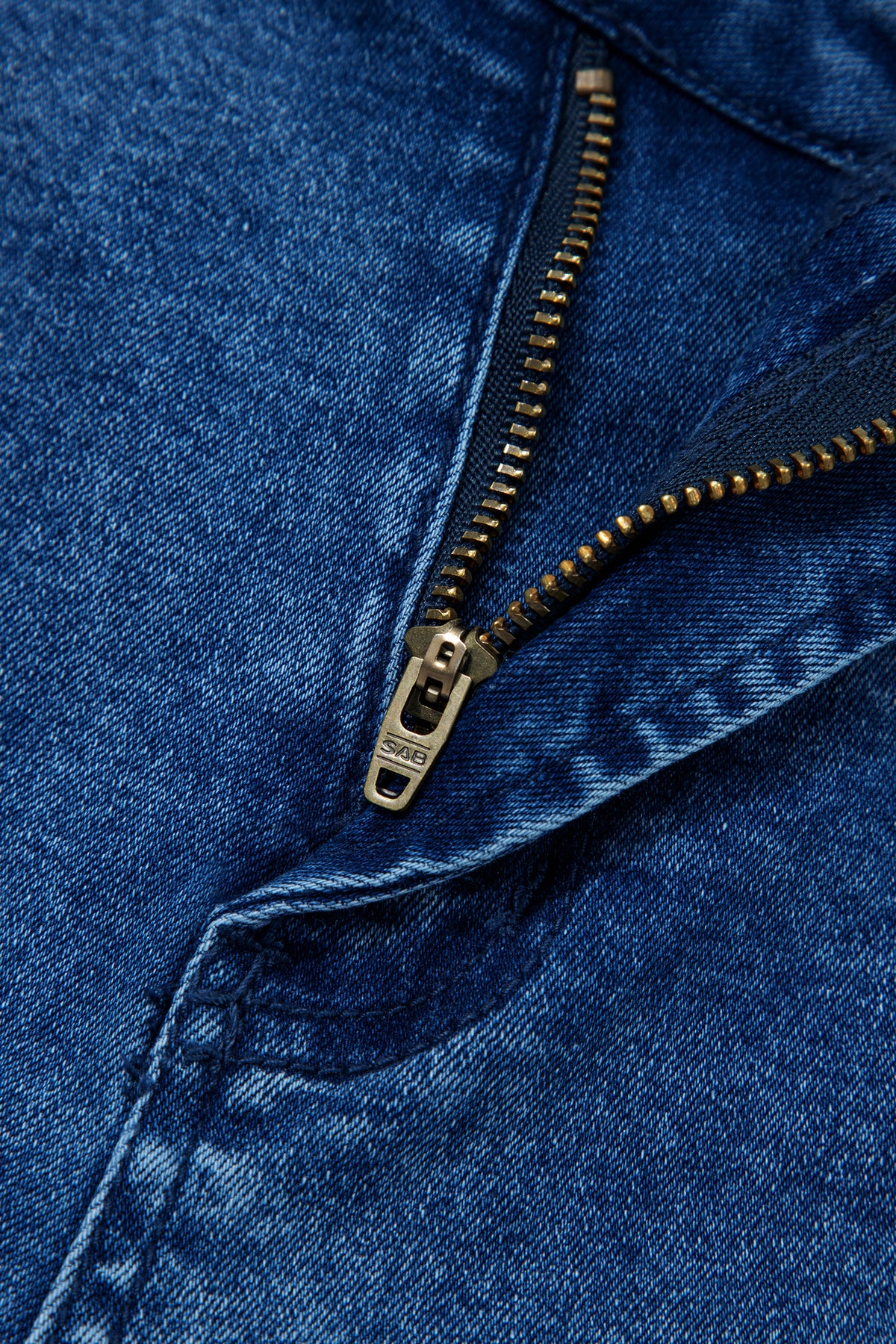 Dear-Lover Cropped Straight Jeans with frayed hem, blue cotton blend bottoms, featuring a classic straight-leg fit.