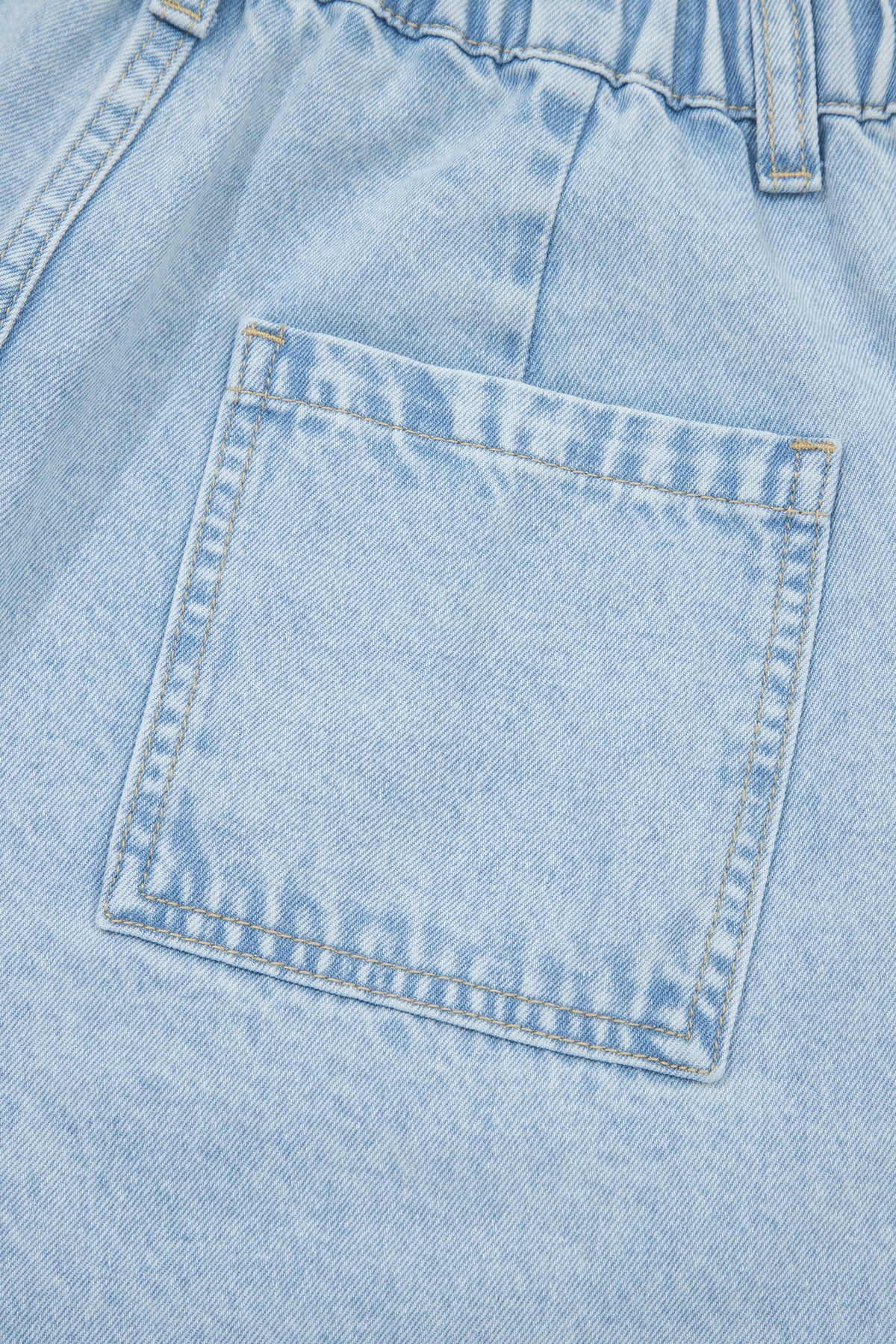 Beau Blue studded side slit wide-leg jeans by Dear-Lover with frayed pockets and a relaxed fit, made of cotton and polyester blend.