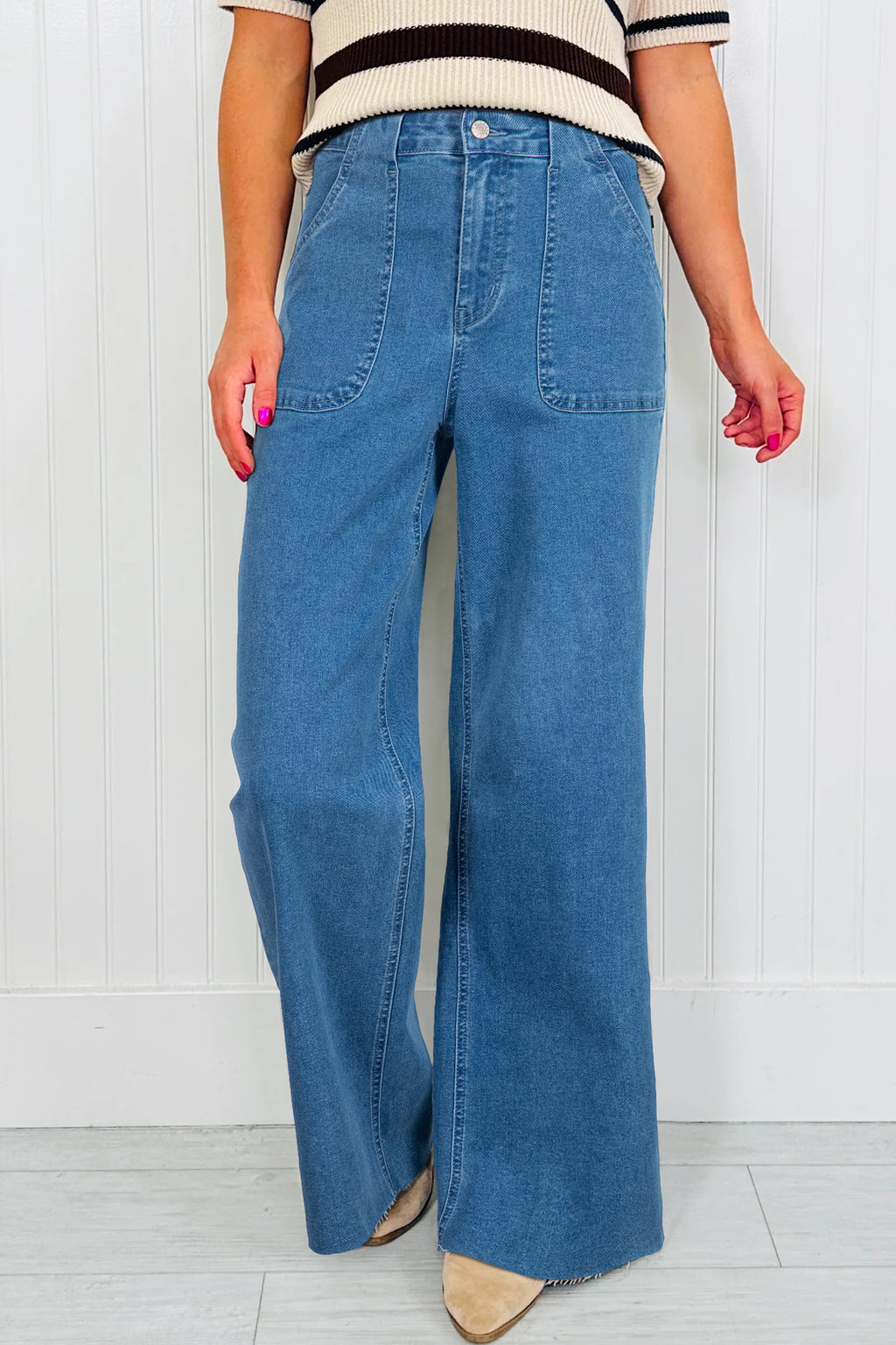 Dark brown retro washed patch pocket loose jeans from Dear-Lover, showcasing relaxed fit and vintage-inspired denim style.