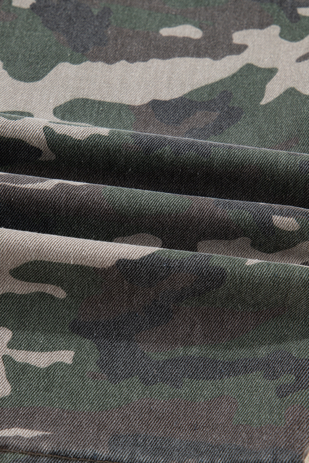 Green camo denim cargo wide-leg pants from Dear-Lover, featuring a relaxed fit and cargo pockets, made of cotton-polyester blend.