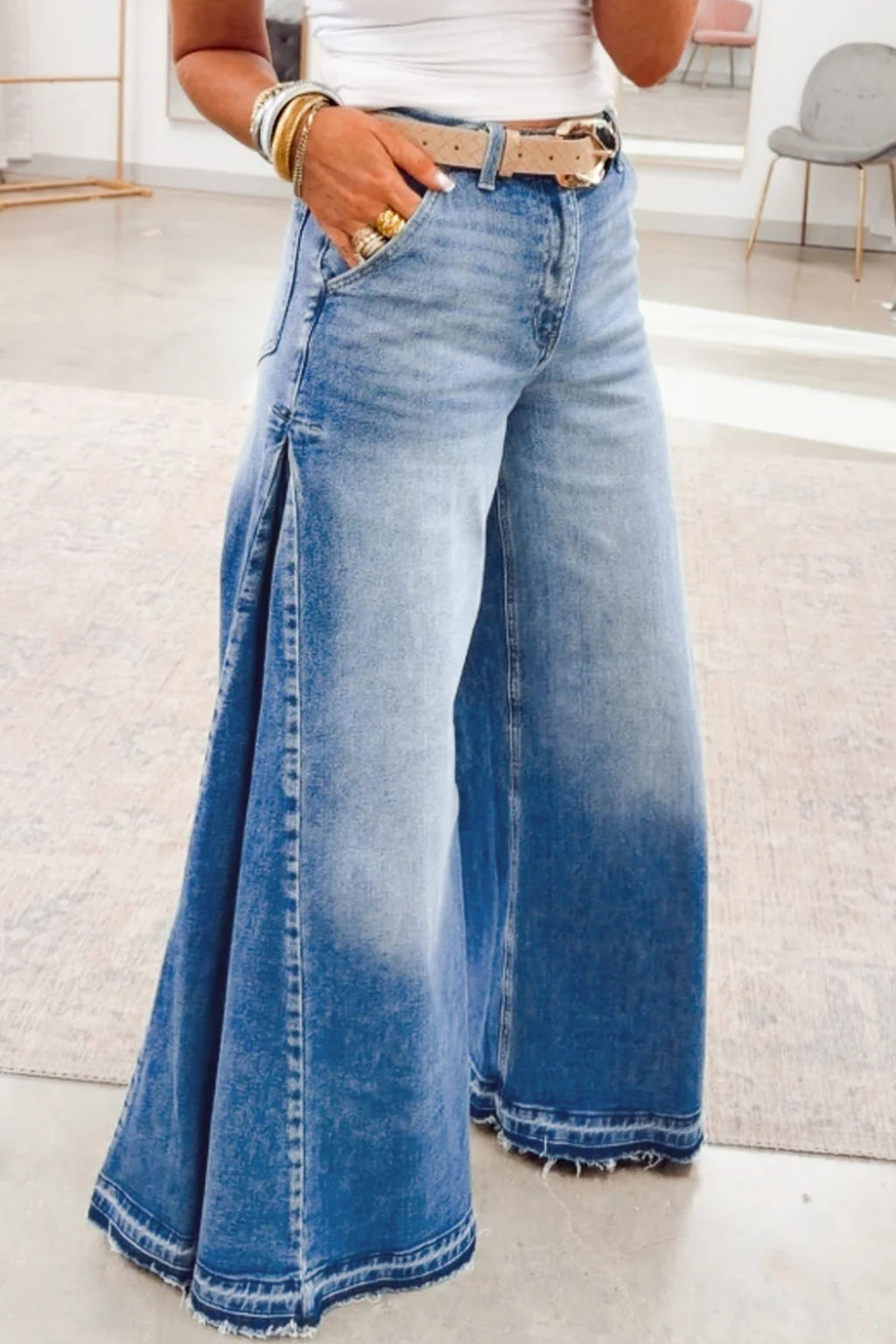 Myosotis side seam gathering flare leg jeans by Dear-Lover, casual full-length denim pants with a stylish flare and comfortable fit.