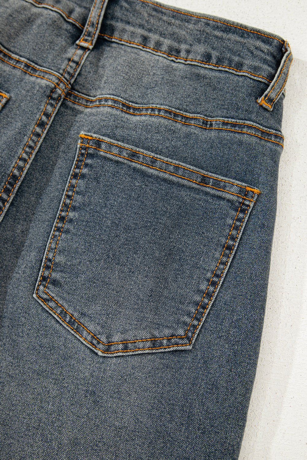 Loose straight high waist barrel jeans with exposed stitching in sail blue from Dear-Lover, made of cotton, polyester, and elastane.