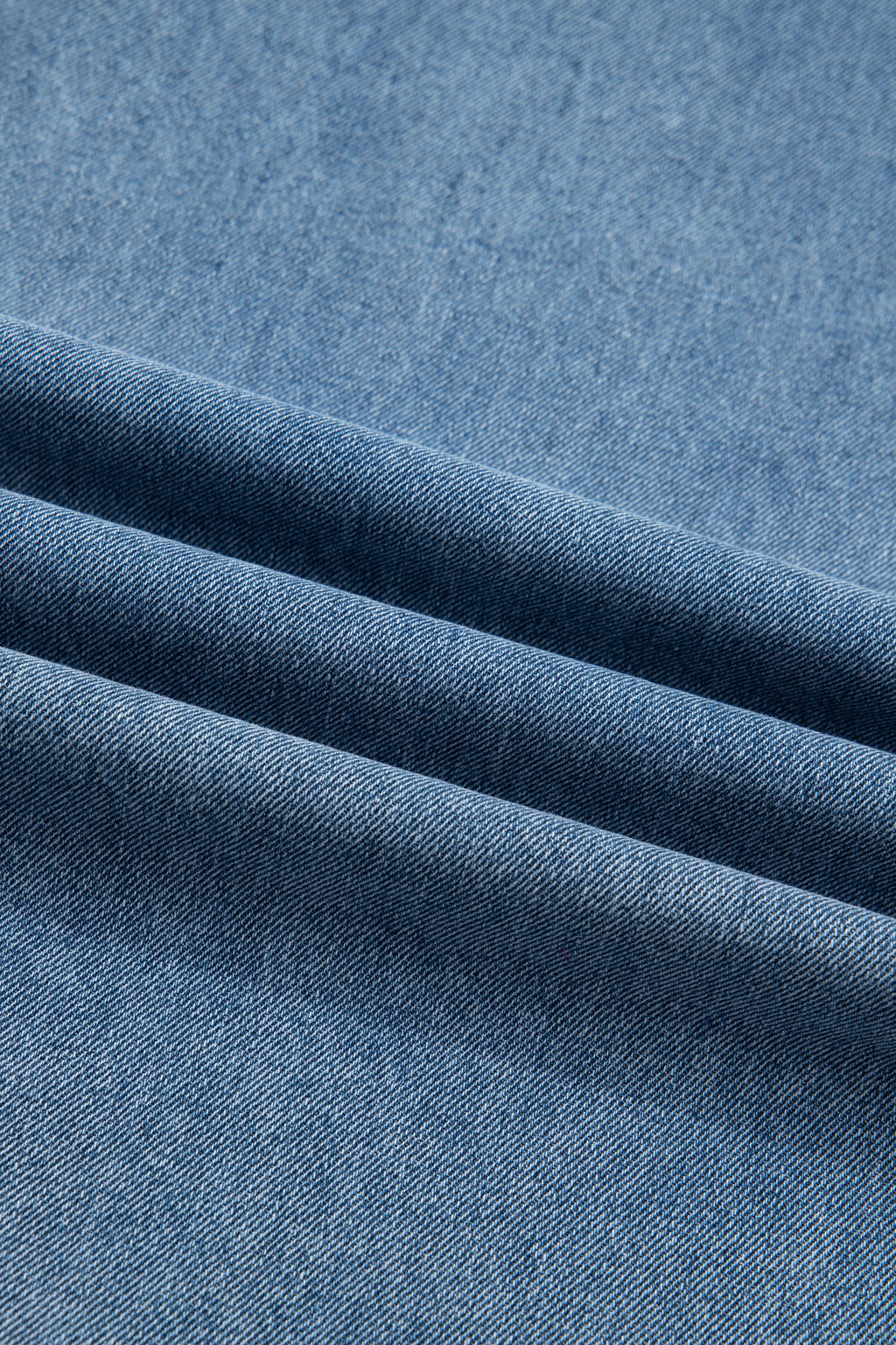 Dusk blue pleated wide leg denim jumpsuit with retro pockets, from Dear-Lover, made of cotton, polyester, and viscose fabric.