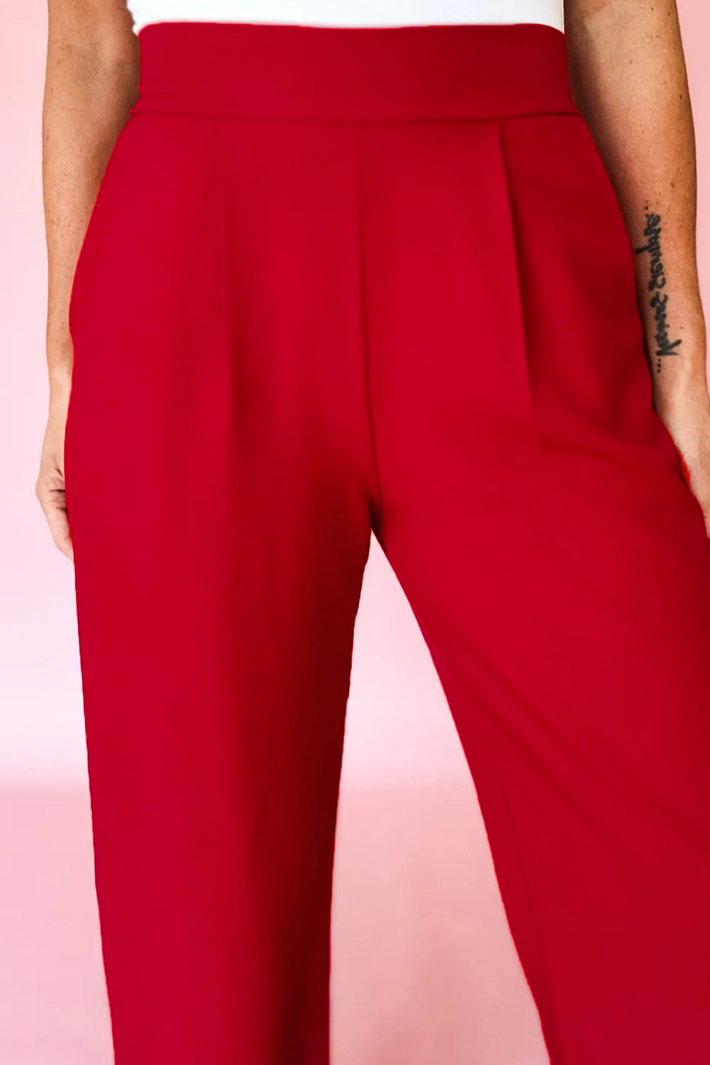 Fiery red pleated high-waist pull-on loose straight pants by Dear-Lover, made of polyester and elastane, with elegant pleated details.