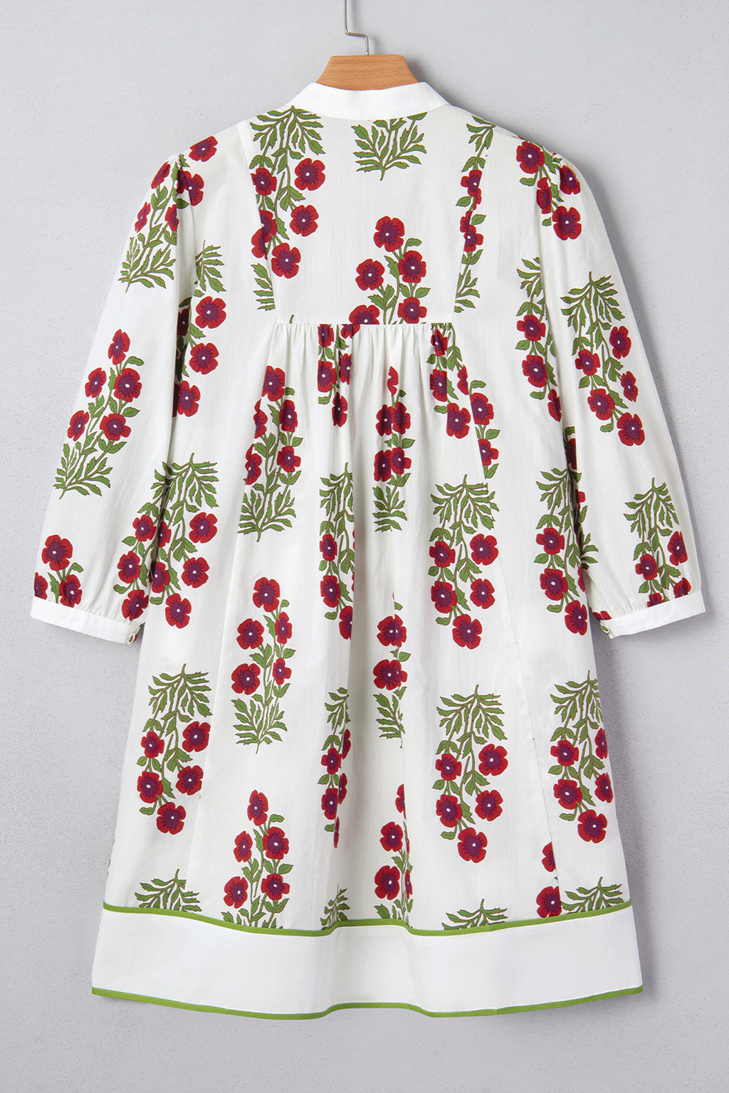 White floral dress with frilled V-neck, 3/4 sleeves, loose fit, made of 100% cotton, by Dear-Lover Dropshipping.