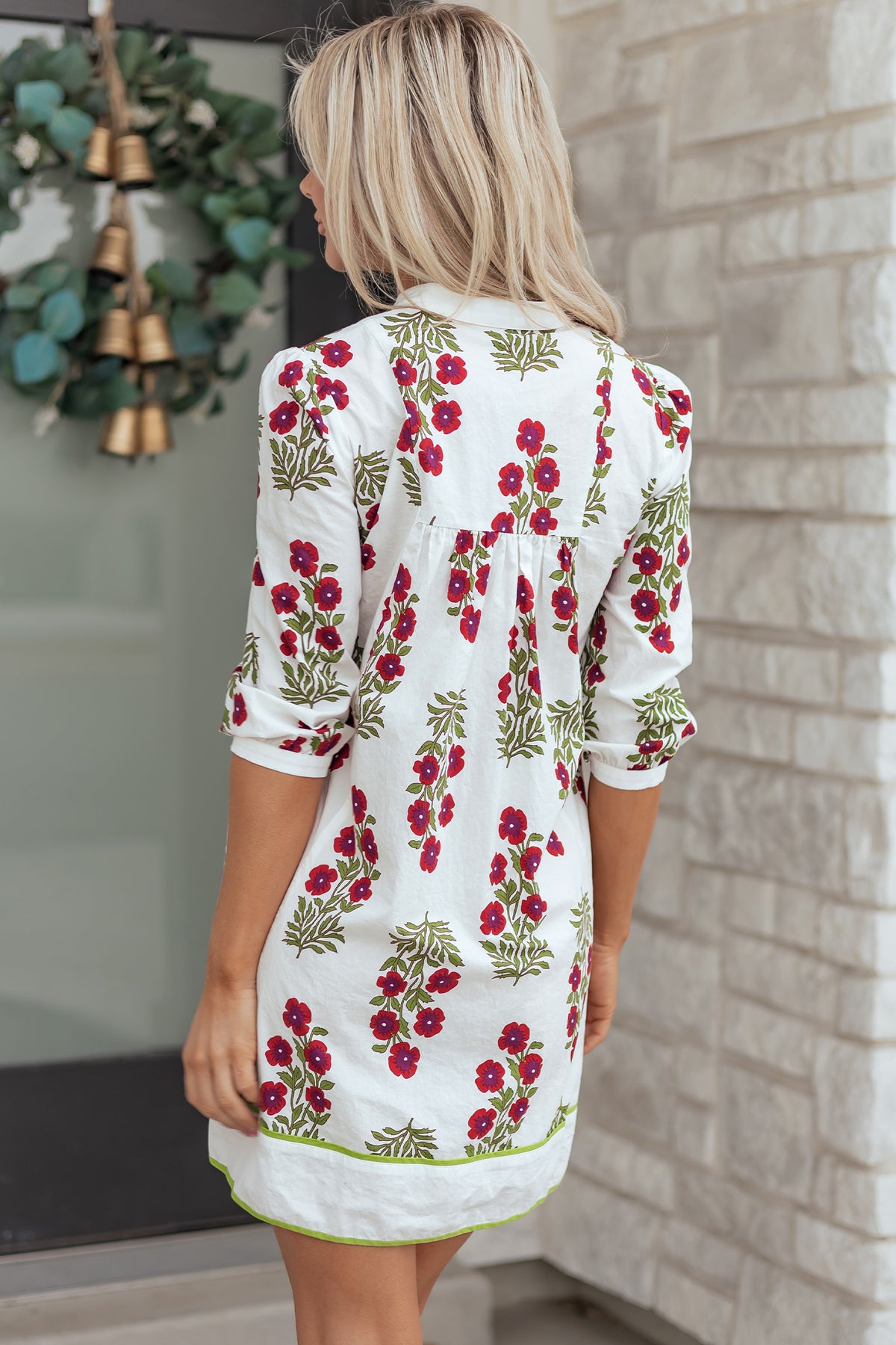 White floral dress with V-neck, frilled 3/4 sleeves, loose fit, made of 100% cotton, by Dear-Lover Dropshipping.