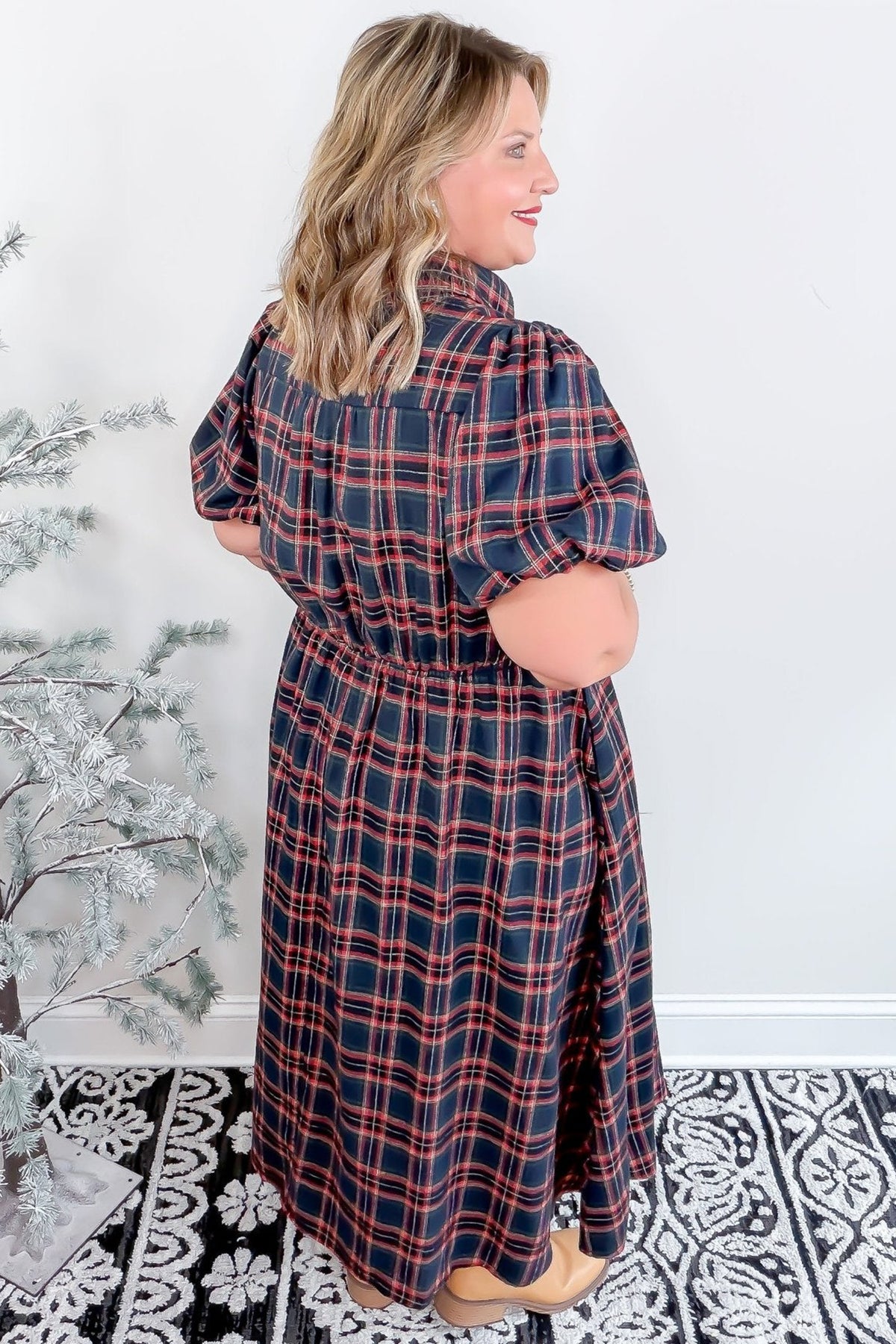 Black plaid plus size dress with V-neck, belted waist, short sleeves, made of polyester, cotton, and viscose by Dear-Lover.