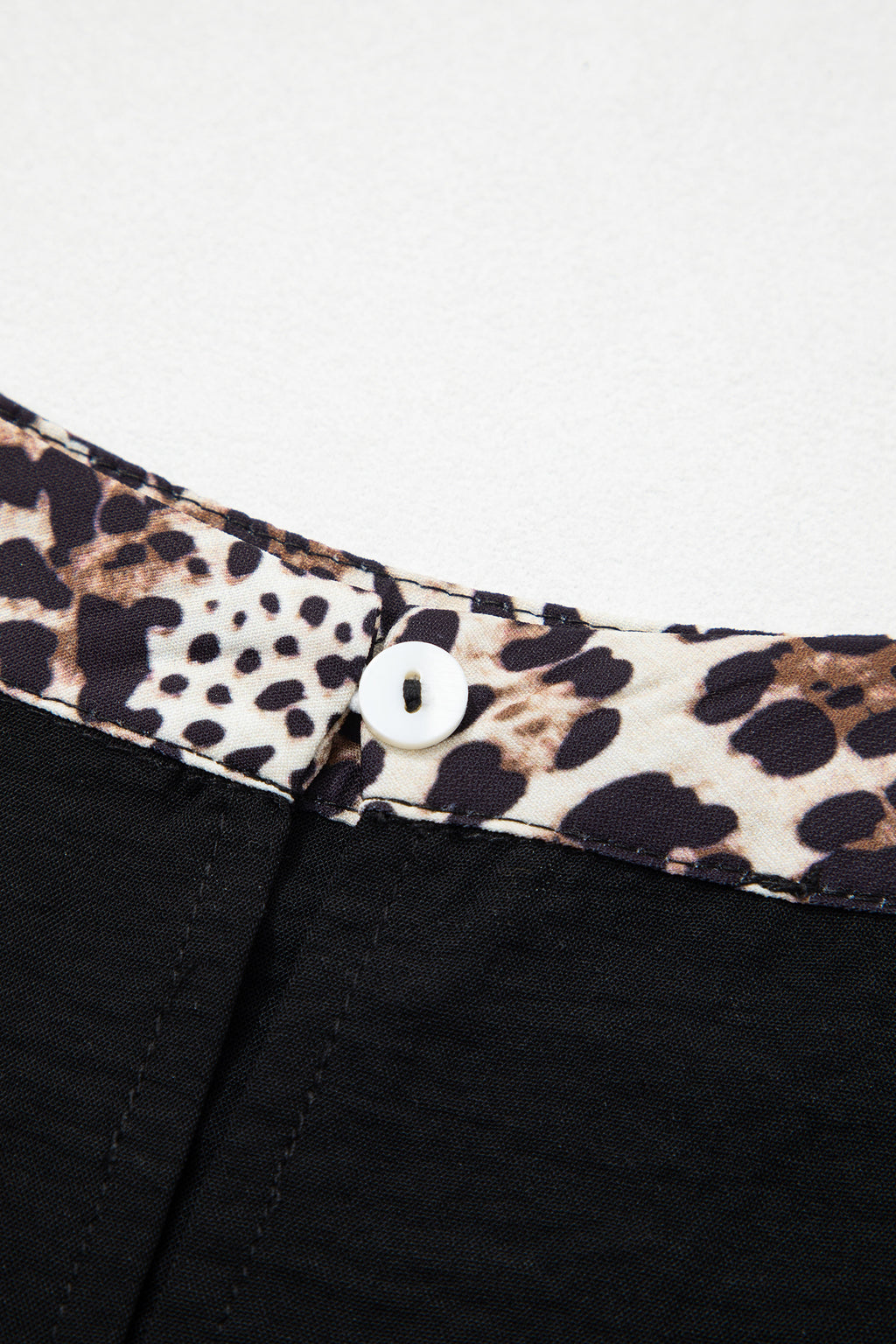 Black plus size leopard patchwork round neck loose tee from Dear-Lover Dropshipping, made of 100% polyester, casual fit.