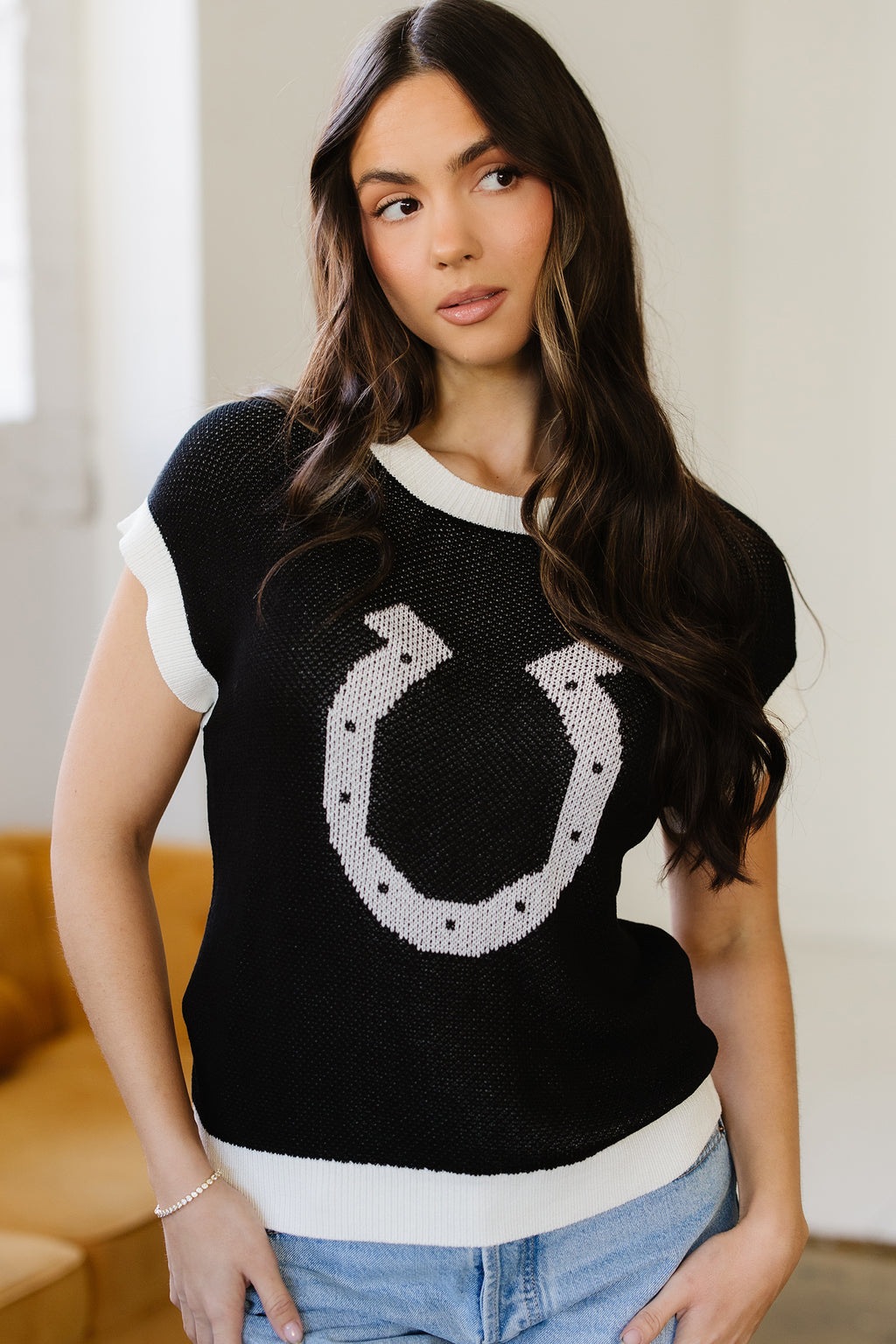 Dear-Lover short sleeve sweater with goat and horse shoe pattern, contrast trim, made of 100% viscose, stylish and comfortable.