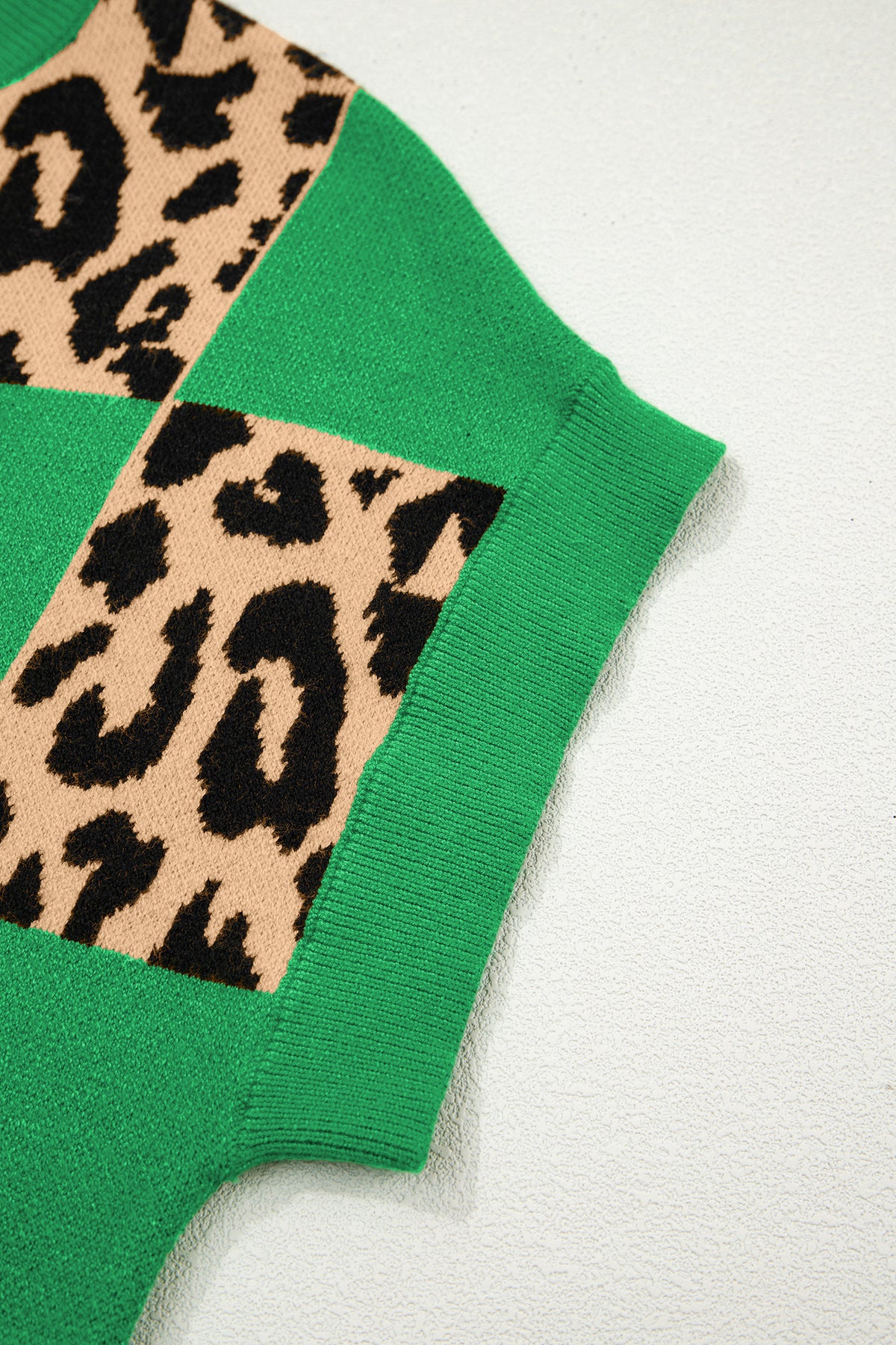 Green Leopard Checkerboard Short Sleeve Knit Sweater from Dear-Lover, featuring a stylish short sleeve design with leopard and checkerboard pattern.