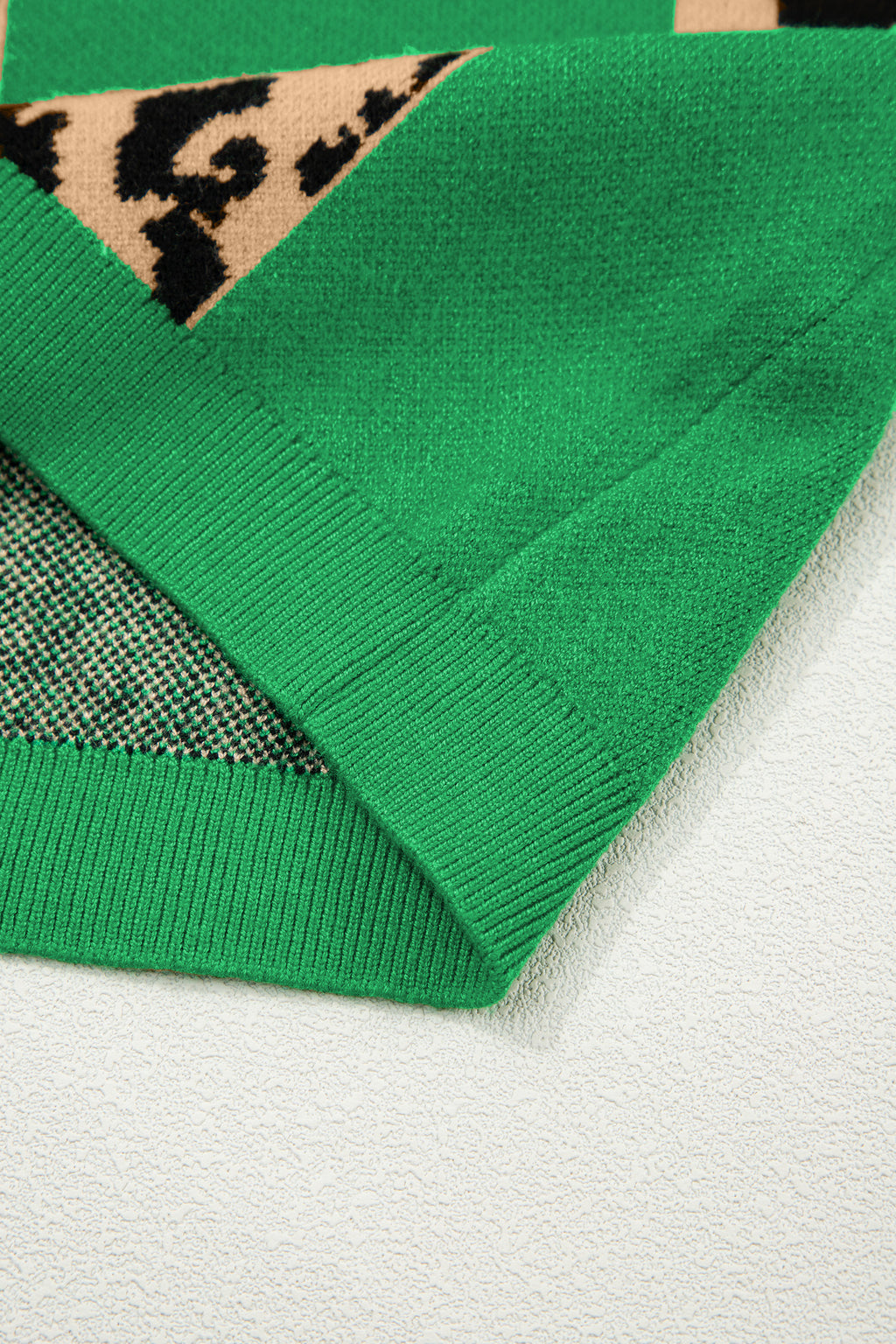 Green leopard checkerboard short sleeve knit sweater from Dear-Lover, featuring a casual, stylish design with breathable fabric.