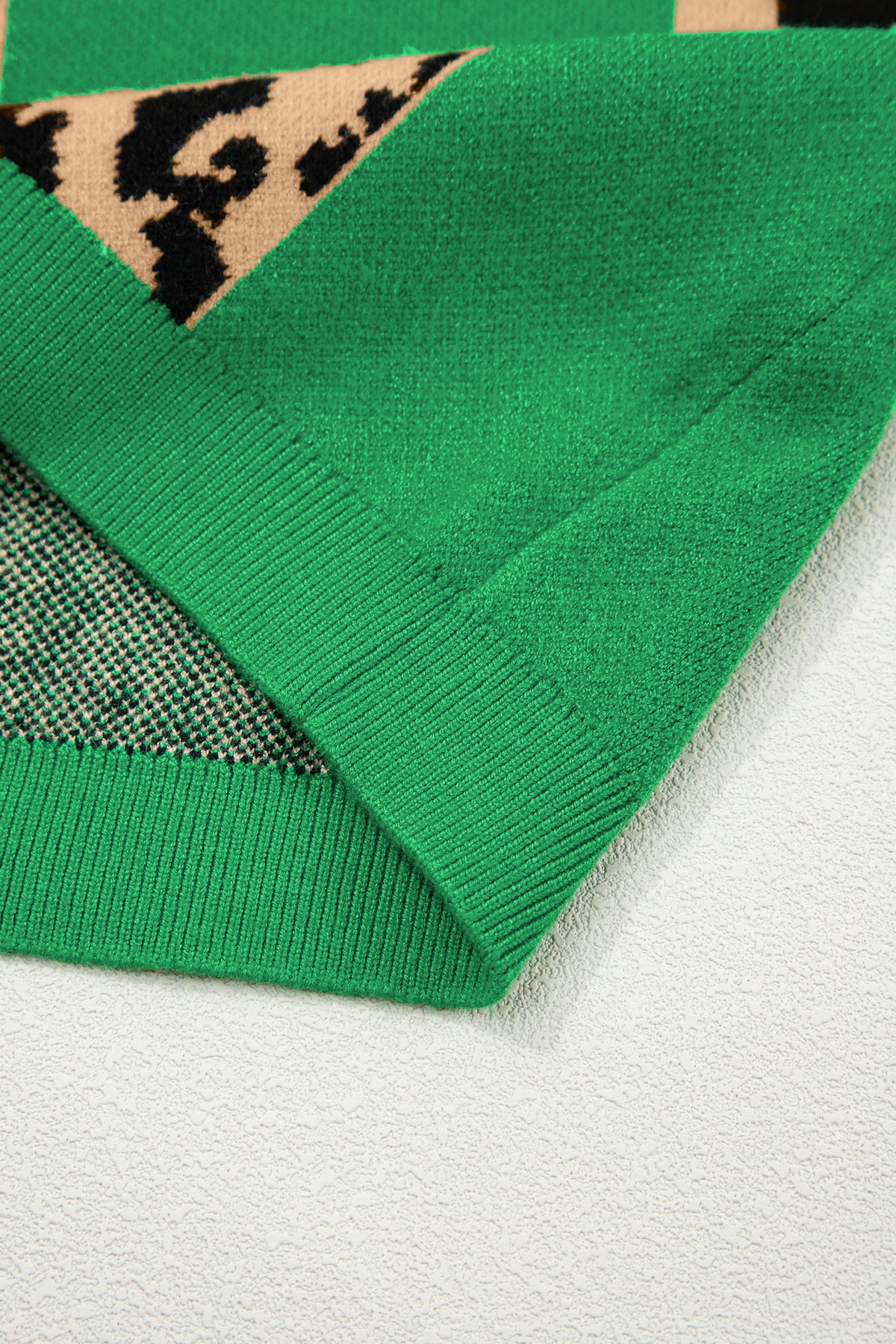 Green leopard checkerboard short sleeve knit sweater from Dear-Lover, featuring a casual, stylish design with breathable fabric.