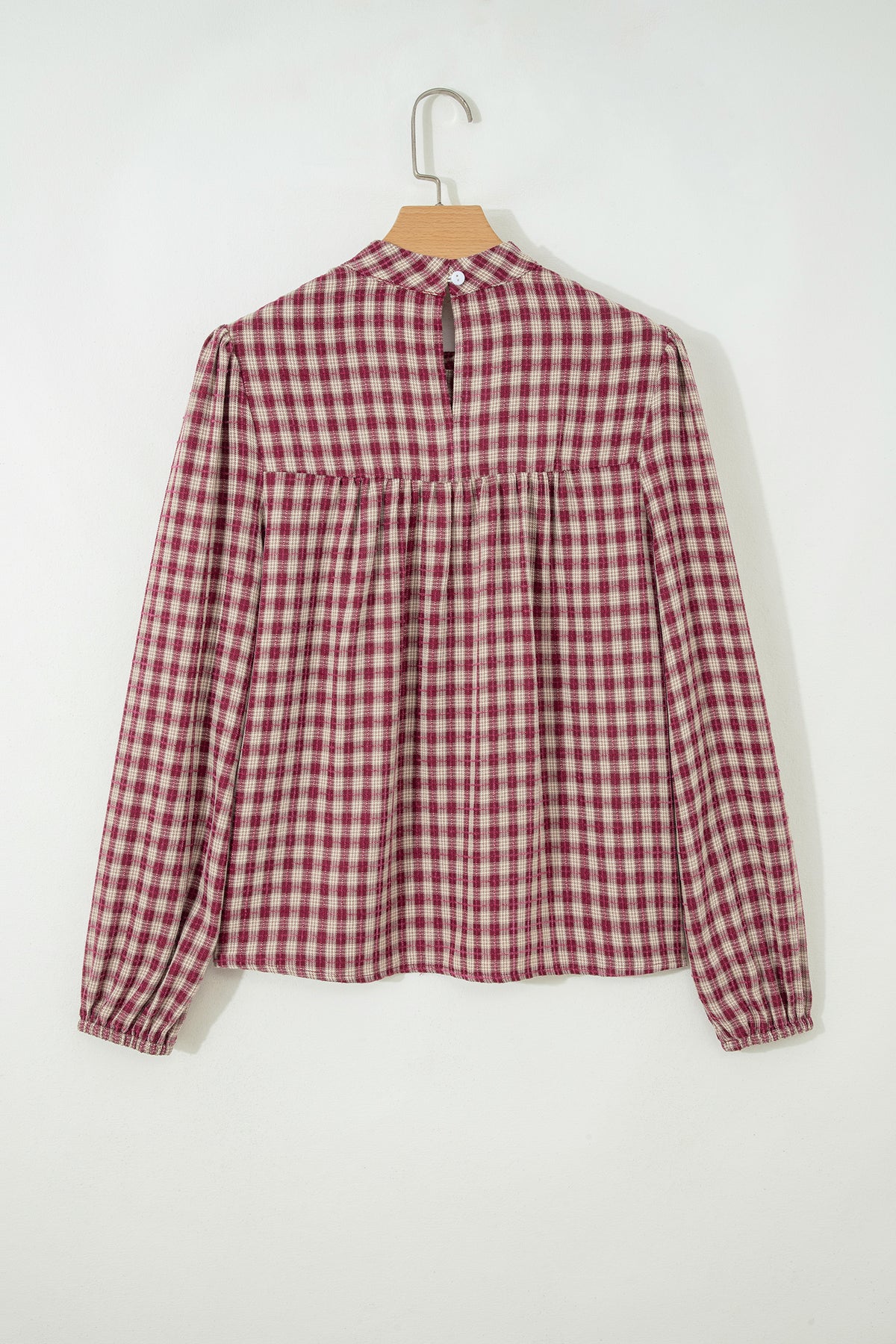 Coral country plaid long sleeve blouse with button keyhole and pleated loose fit, made by Dear-Lover, in polyester and viscose fabric.