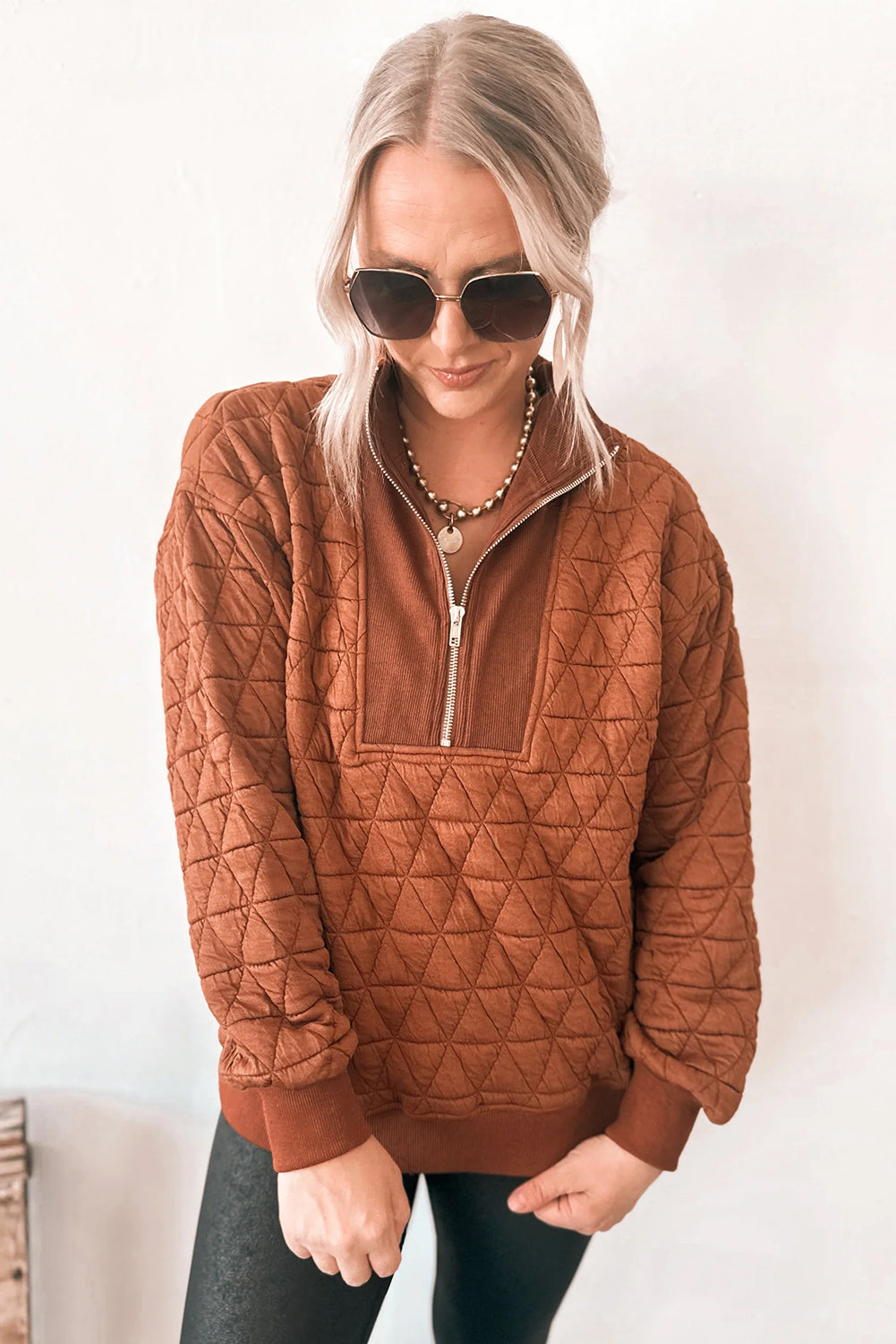 Yellow geometric quilted sweatshirt by Dear-Lover Dropshipping, loose fit with half zipper, made of polyester and elastane.