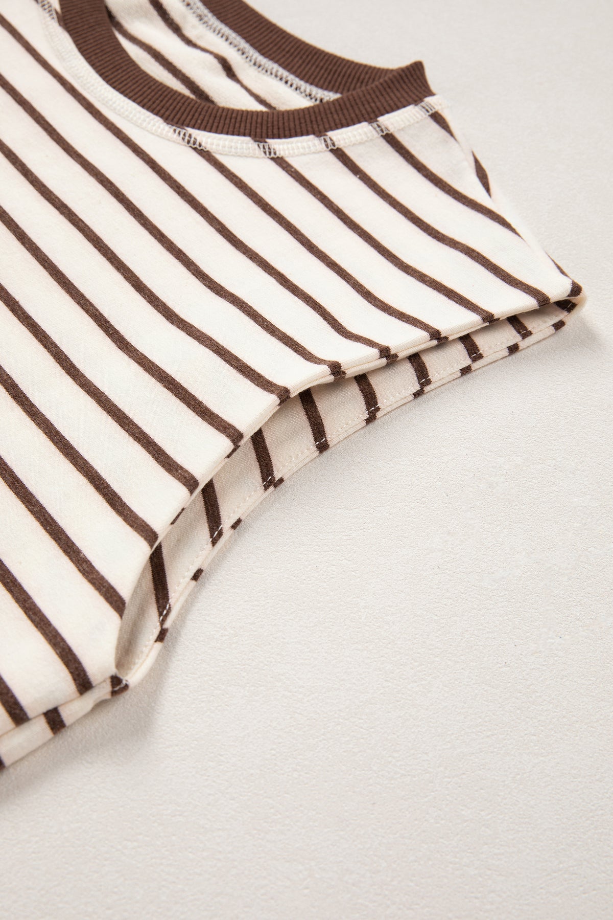 Brown stripe ribbed tank top with round neckline, loose fit, made of cotton and elastane, by Dear-Lover Dropshipping.