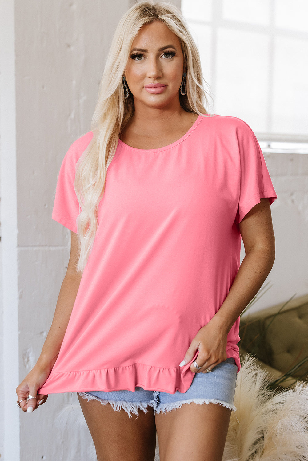 Pink frilled hem loose T-shirt from Dear-Lover Dropshipping, made of polyester, cotton, and elastane, casual top with relaxed fit.