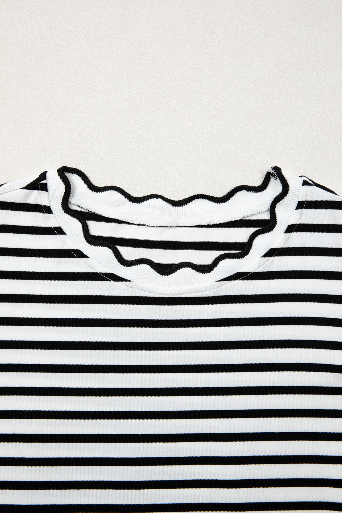 Black stripe scalloped trim round neck T-shirt by Dear-Lover, featuring a stylish design and comfortable cotton-elastane fabric blend.