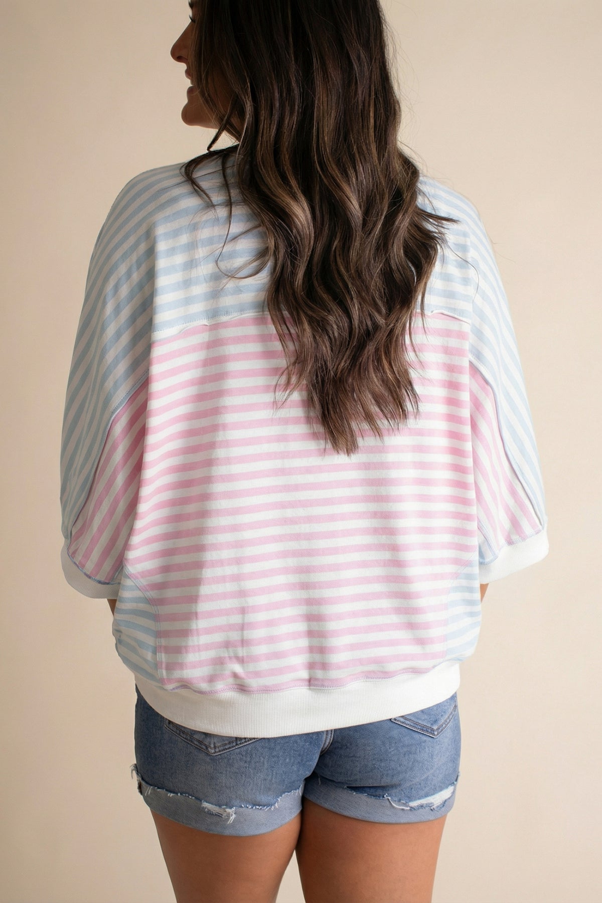 Red striped Dear-Lover casual oversize dolman sleeve patchwork T-shirt made of 95% cotton and 5% elastane, relaxed fit.