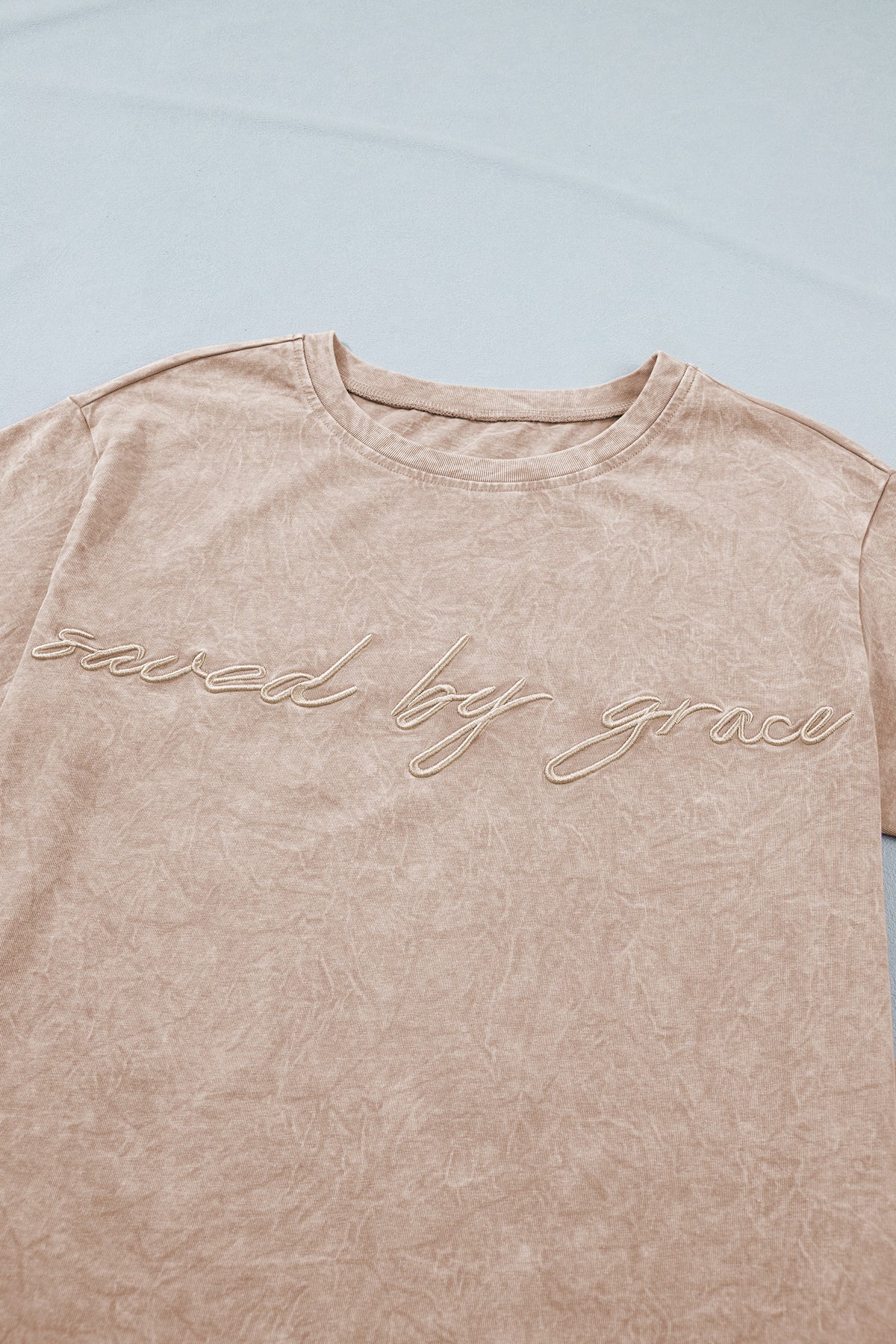 Smoke gray Dear-Lover casual T-shirt made of 100% mineral washed cotton, featuring a comfortable fit and "Saved by Grace" design.