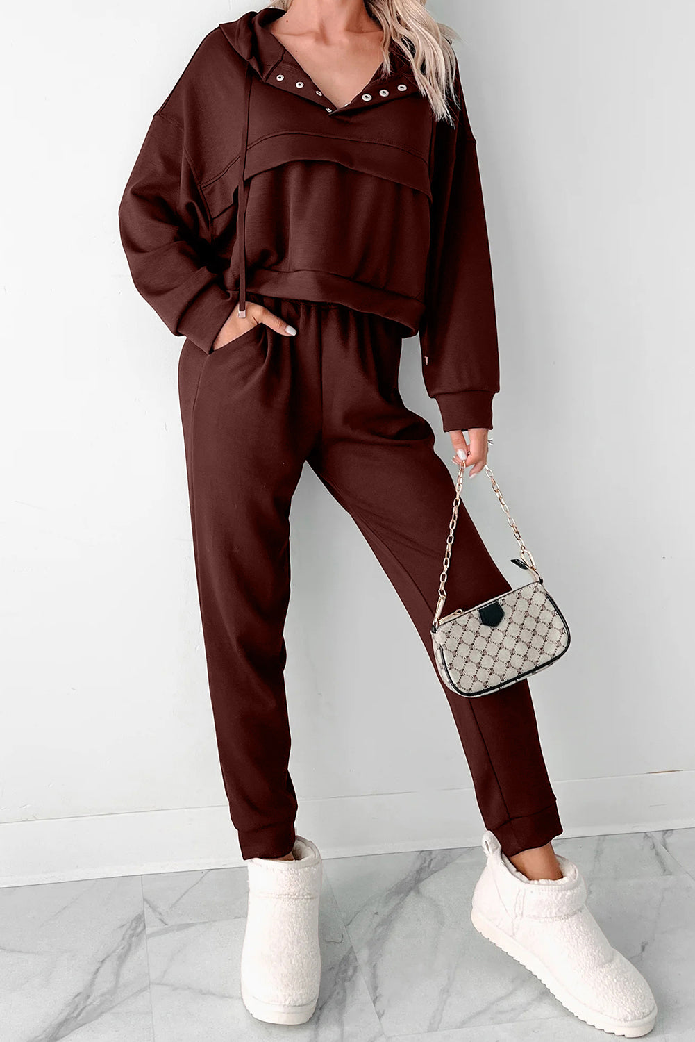 Dear-Lover Chicory Coffee two-piece hoodie and jogger set, cropped hoodie with drawstring and matching pants, casual loungewear set.