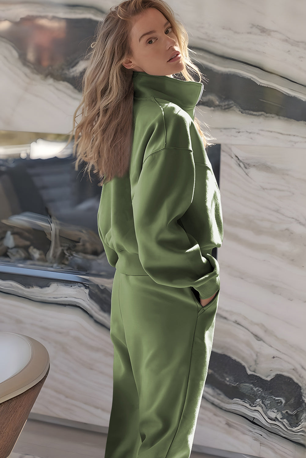 Vineyard green Dear-Lover two-piece active set with half-zip pullover and joggers, made of polyester and cotton fabric.