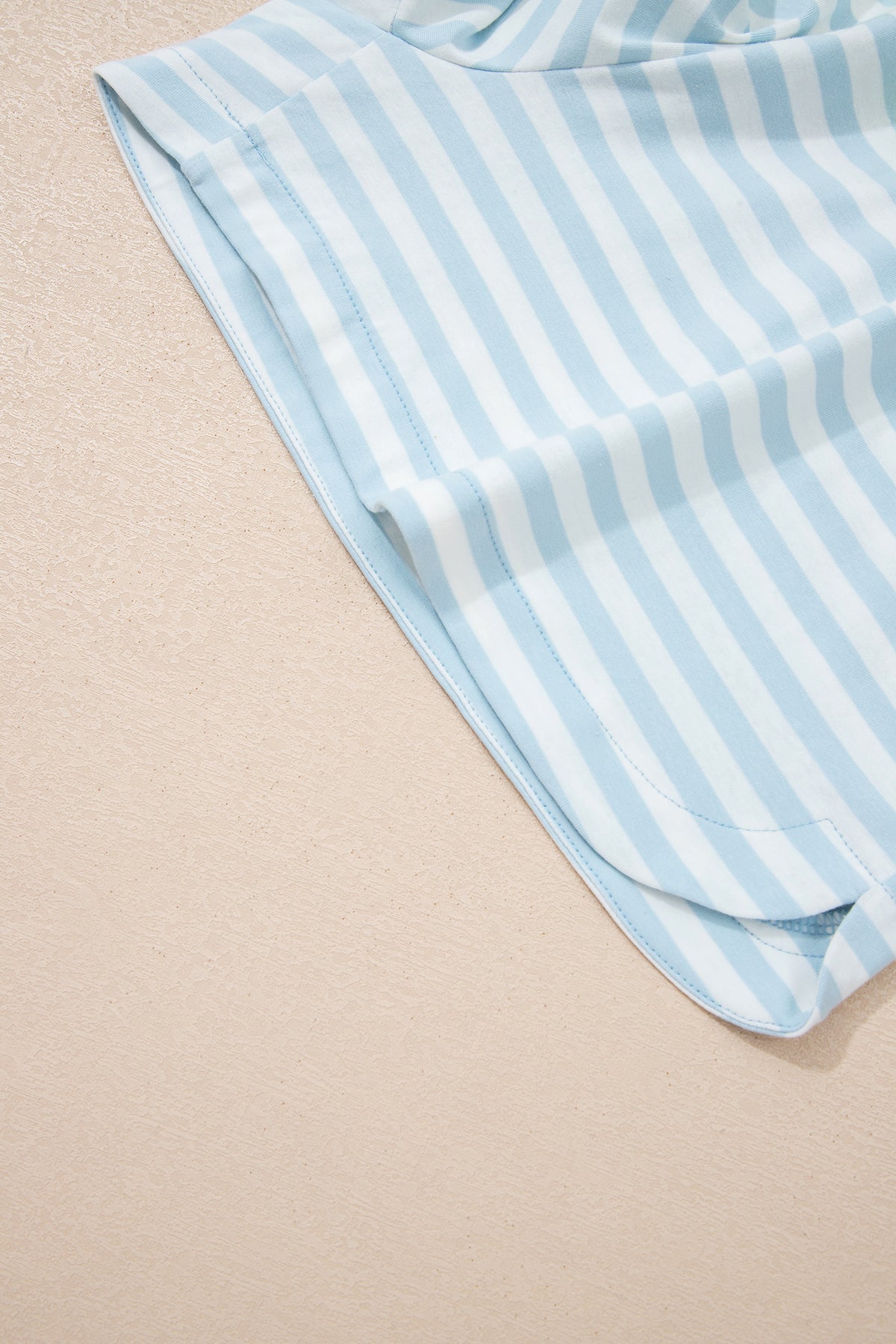 Pink stripe two-piece set with contrast neck loose tee and drawstring shorts from Dear-Lover Dropshipping, made of cotton and elastane.