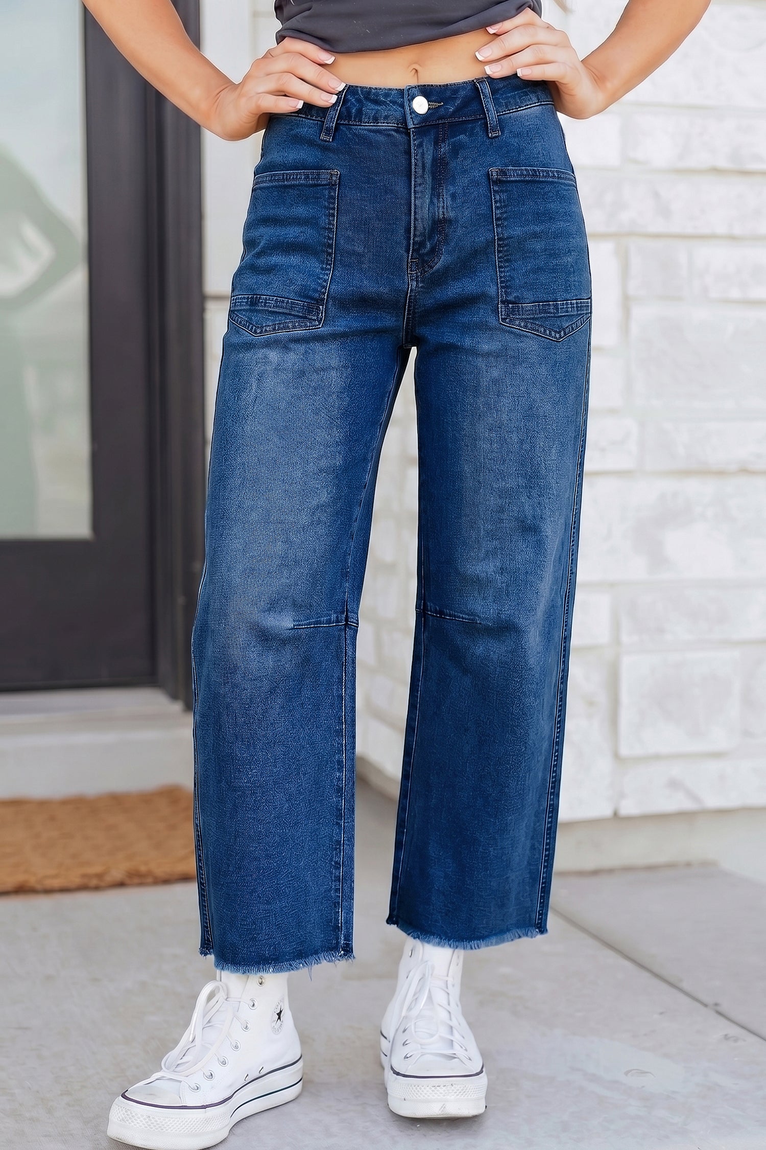 Frayed Cropped Straight Jeans