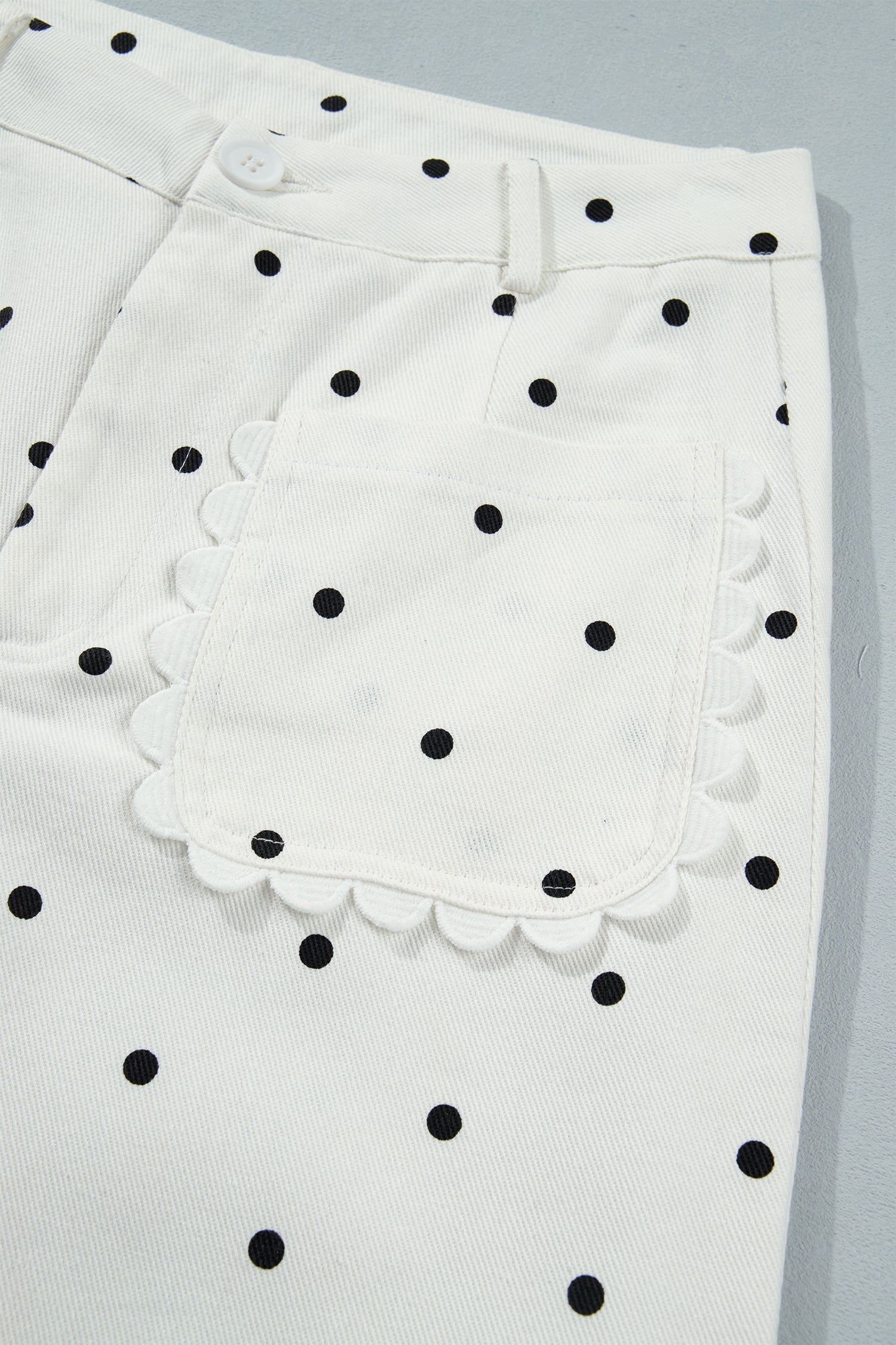 White Polka Dot Print Scalloped Patch Pocket Cotton Shift Pants