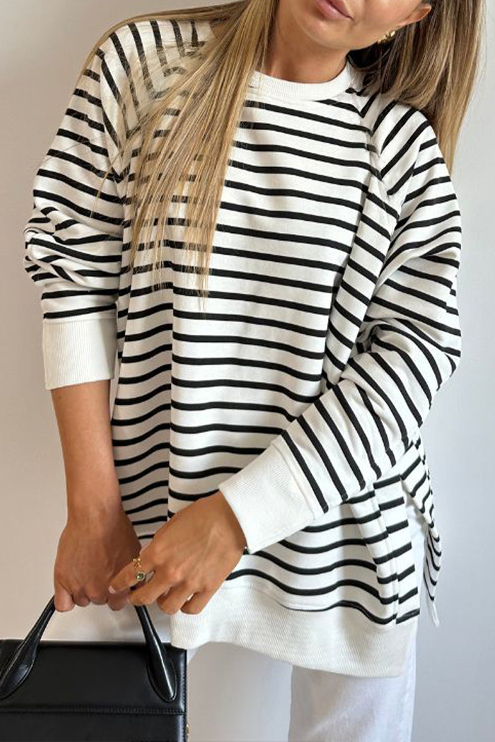 Black Mommas Hive raglan sleeve loose sweatshirt with black stripes, side slits, made of cotton and elastane, casual and comfortable.