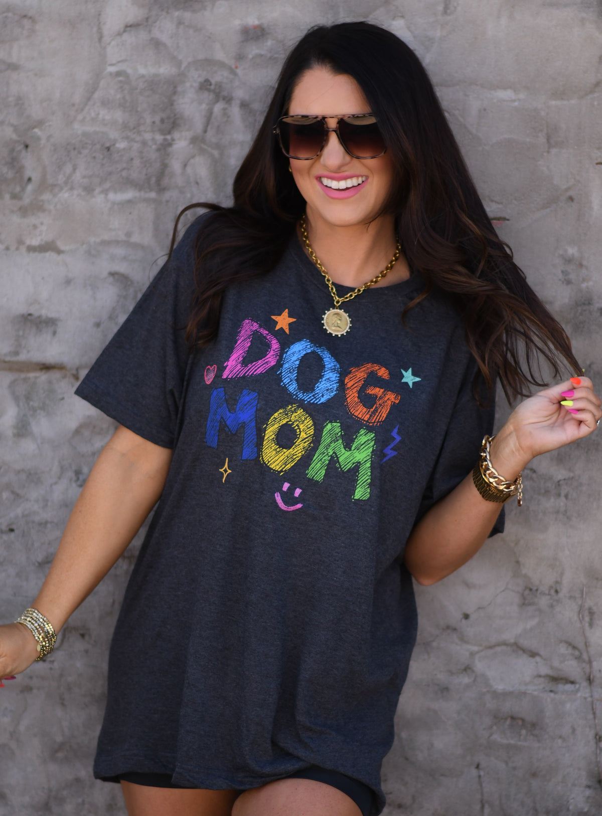 Heather graphite Dog Mom Sketch Tee from P&PD Wholesale, featuring a stylish dog-themed graphic on a casual T-shirt.