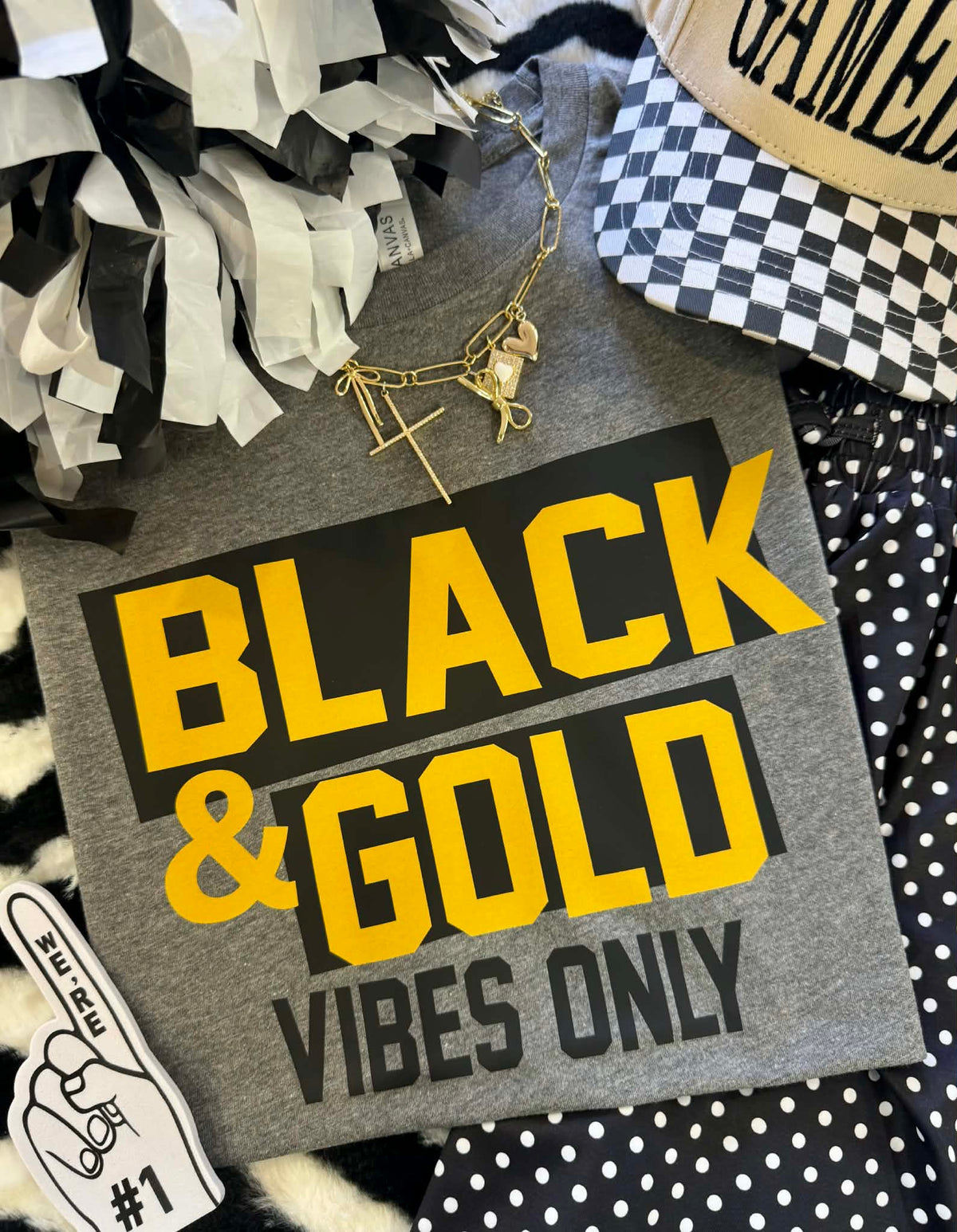 Deep heather black and gold P&PD Wholesale T-shirt, casual short-sleeve tee with stylish black and gold design.