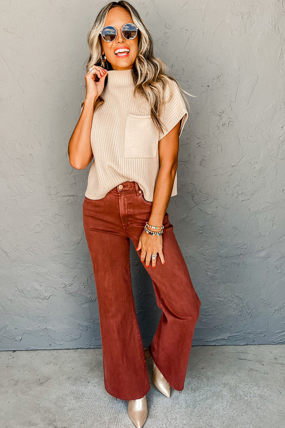 Shewin oatmeal patch pocket ribbed knit short sleeve sweater, cozy and stylish, featuring a ribbed texture and casual fit.